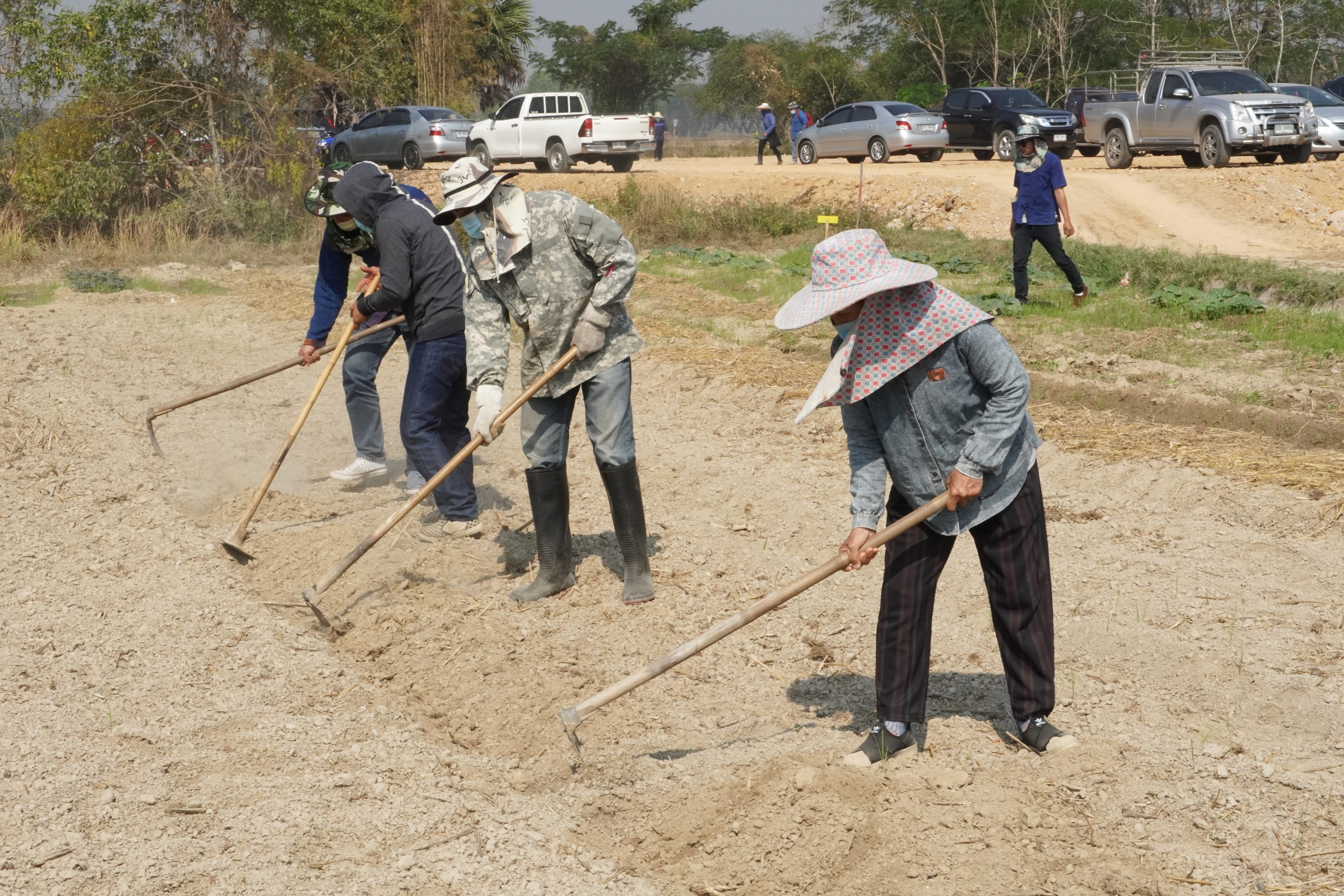 พช.ลำปาง สนับสนุนการจัดทำประกันอุบัติเหตุให้นักพัฒนาพื้นที่ต้นแบบ (นพต.)