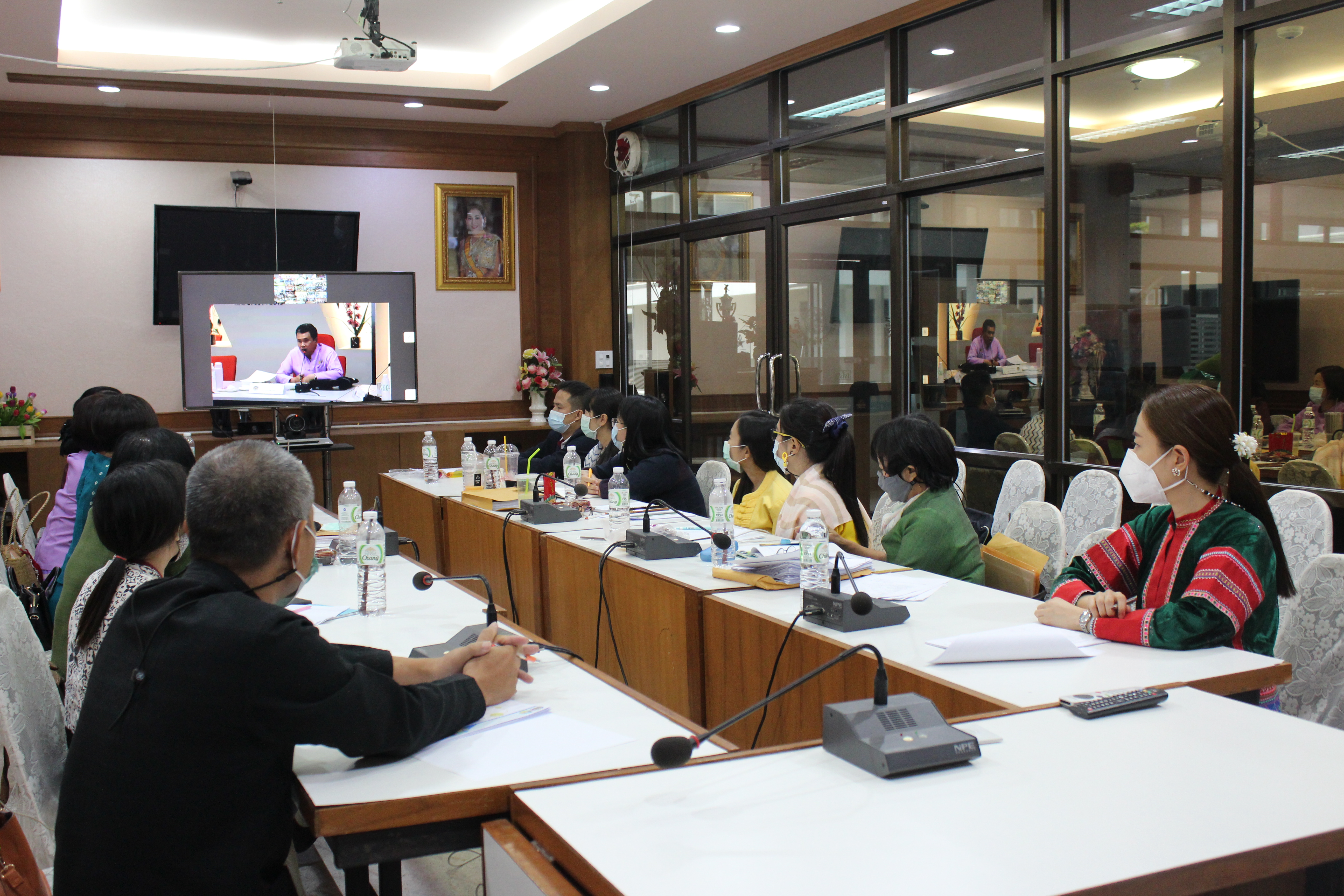 พช. ลำปาง ร่วมประชุมเพื่อซักซ้อมความเข้าใจในการดำเนินงาน โคก หนอง นา โมเดล ผ่านระบบวีดิทัศน์ทางไกล (Video Conference)