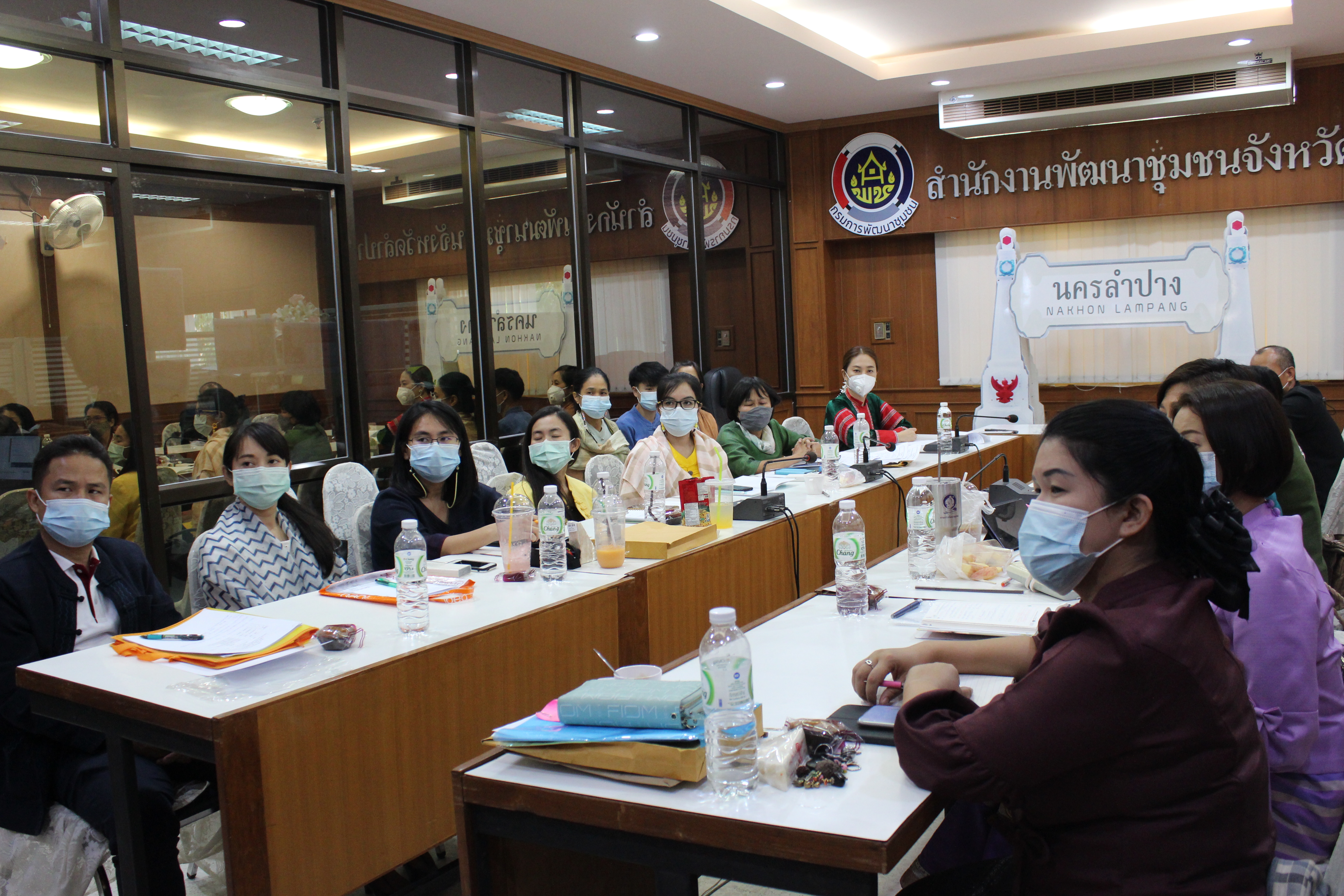 พช. ลำปาง ร่วมประชุมเพื่อซักซ้อมความเข้าใจในการดำเนินงาน โคก หนอง นา โมเดล ผ่านระบบวีดิทัศน์ทางไกล (Video Conference)