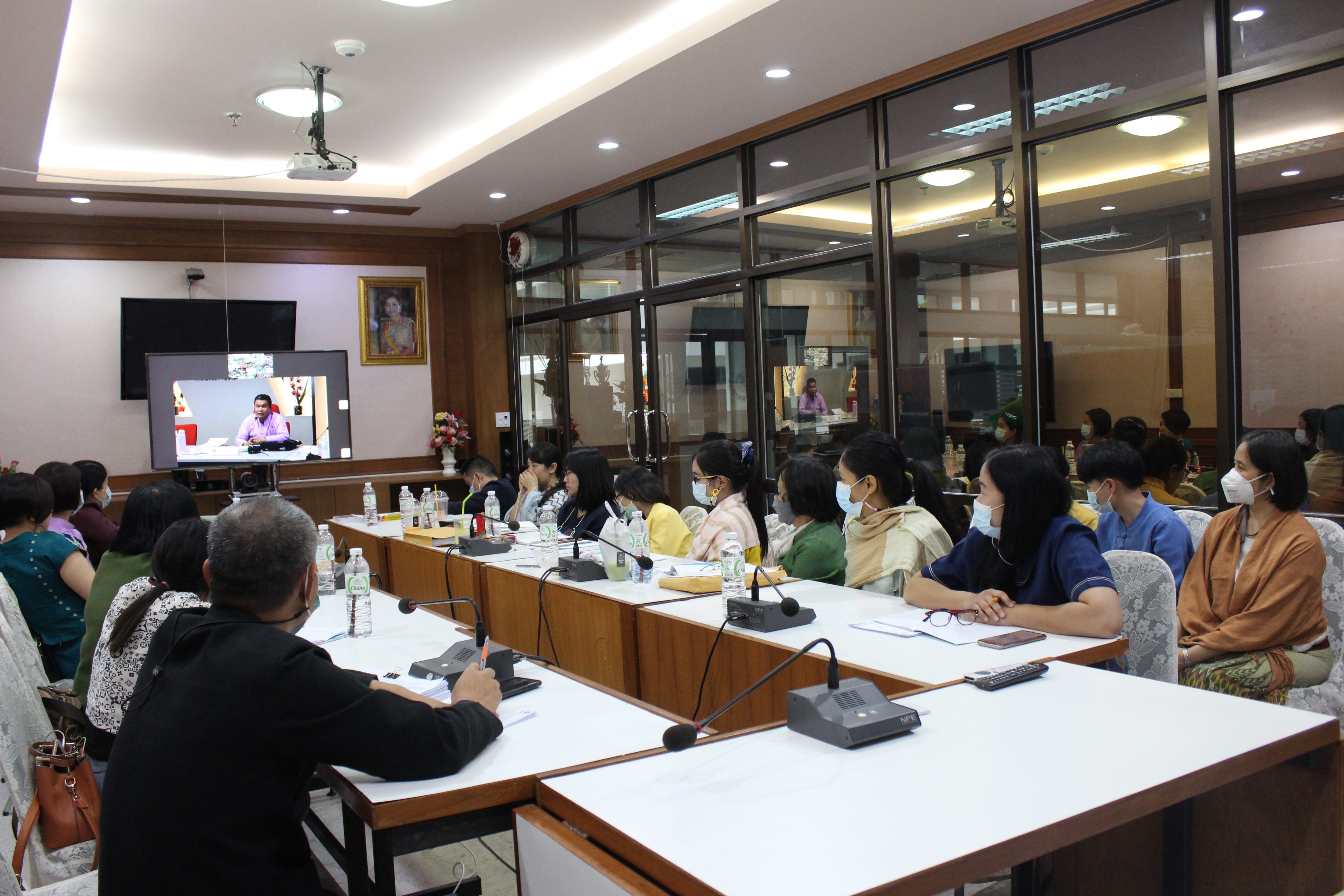 พช. ลำปาง ร่วมประชุมเพื่อซักซ้อมความเข้าใจในการดำเนินงาน โคก หนอง นา โมเดล ผ่านระบบวีดิทัศน์ทางไกล (Video Conference)