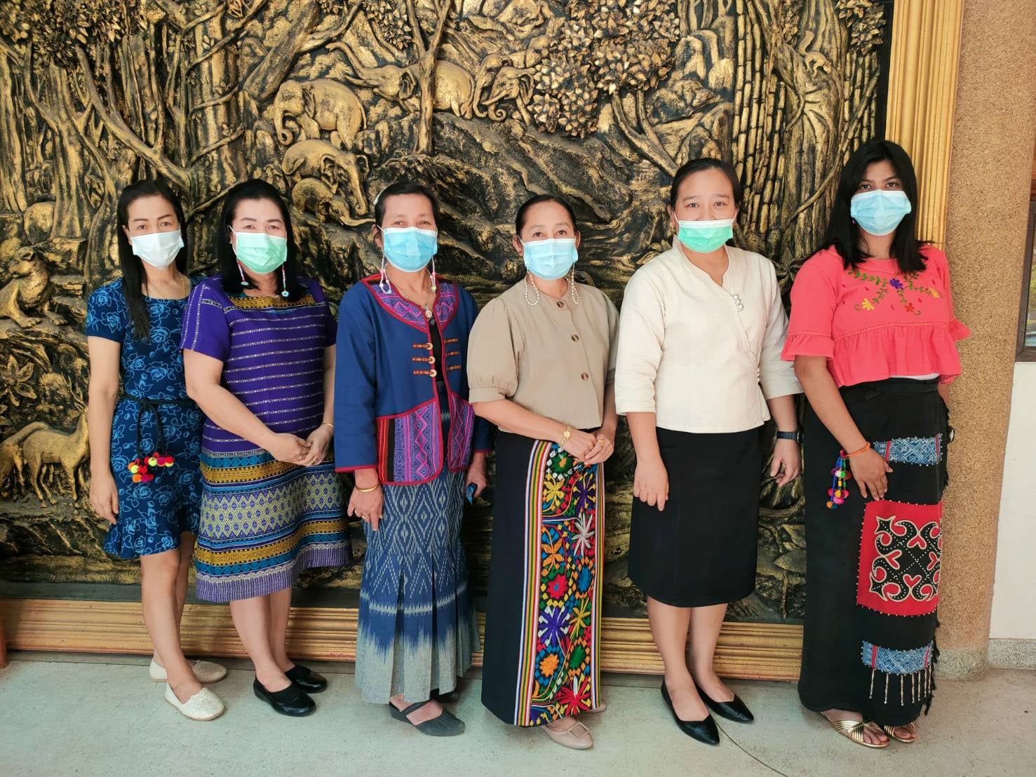 สำนักบริหารพื้นที่อนุรักษ์ที่ 13 กรมอุทยานแห่งชาติ สัตว์ป่าและพันธุ์พืช สาขาลำปาง  ร่วมใจ “ผ้าไทยใส่ให้สนุก”