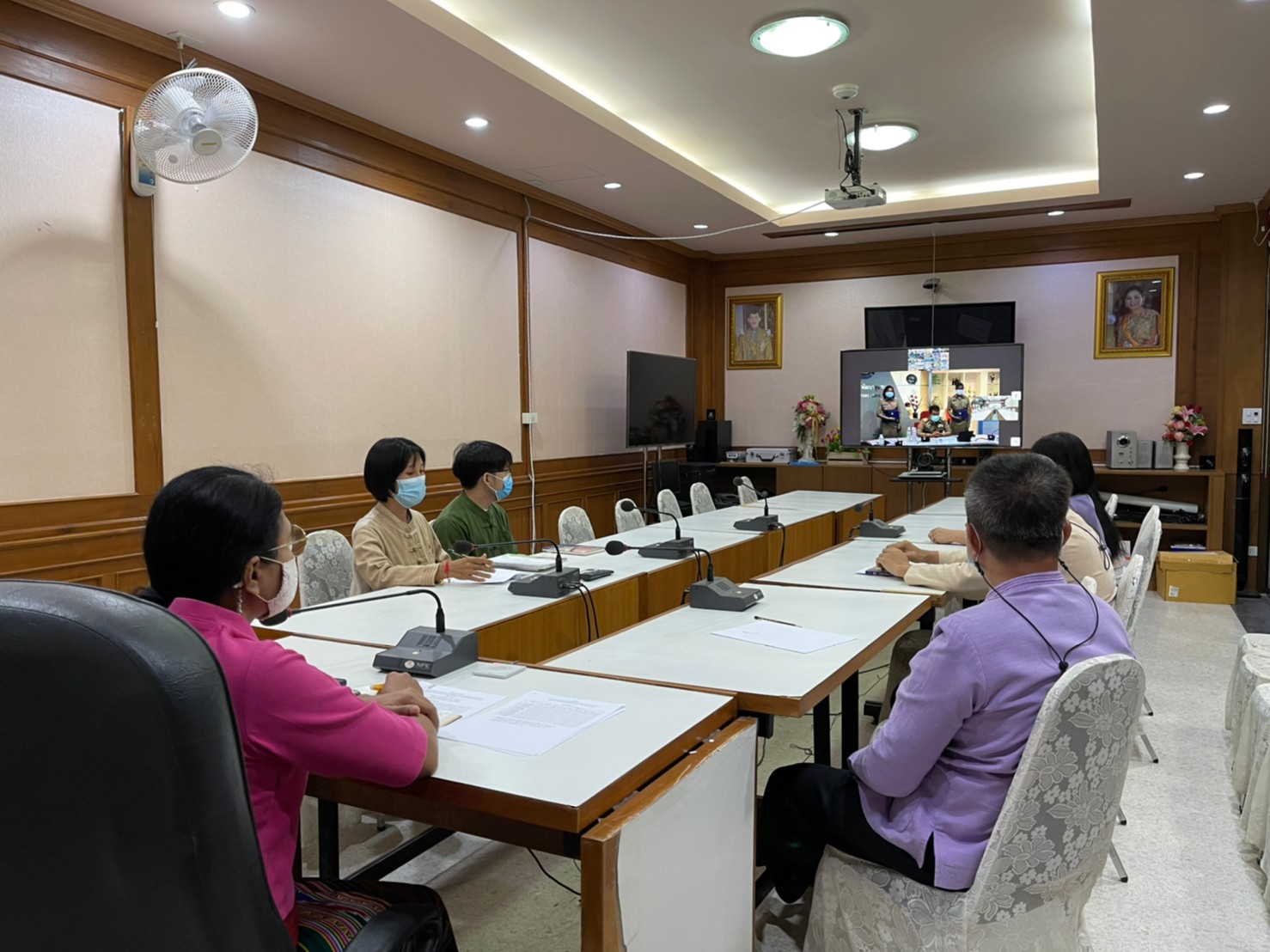 พช.ลำปาง ร่วมรับฟังการประชุมกรมการพัฒนาชุมชน ครั้งที่ 5/2564 ผ่านระบบวีดิทัศน์ทางไกล (Video Conference) และระบบ TV พช.
