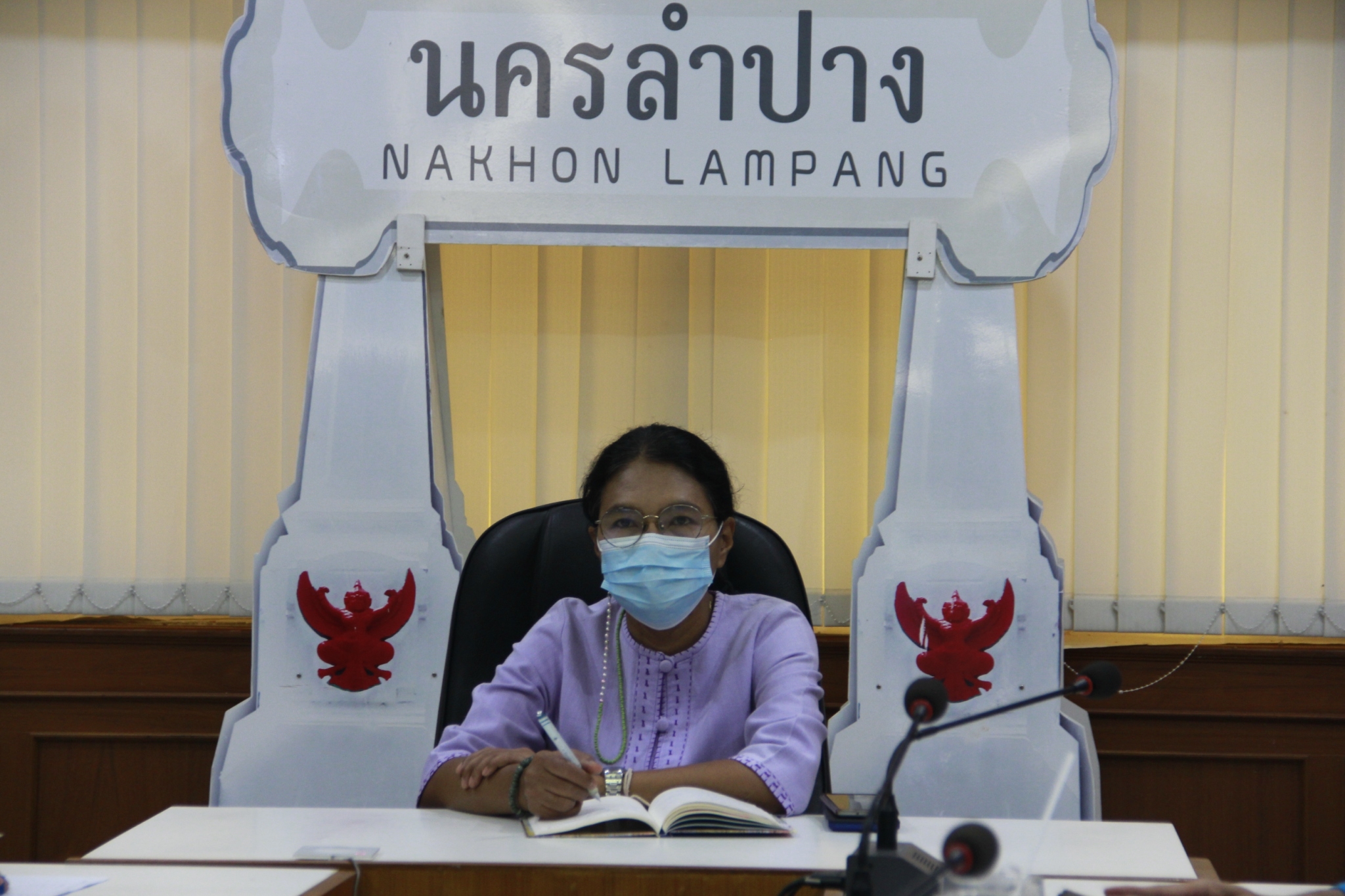 พช. ลำปาง เข้าร่วมประชุมเชิงปฏิบัติการเสริมสร้างความรู้ และทักษะการขับเคลื่อนงานกองทุนชุมชนตามหลักธรรมาภิบาล  ผ่านระบบ VDO Conference