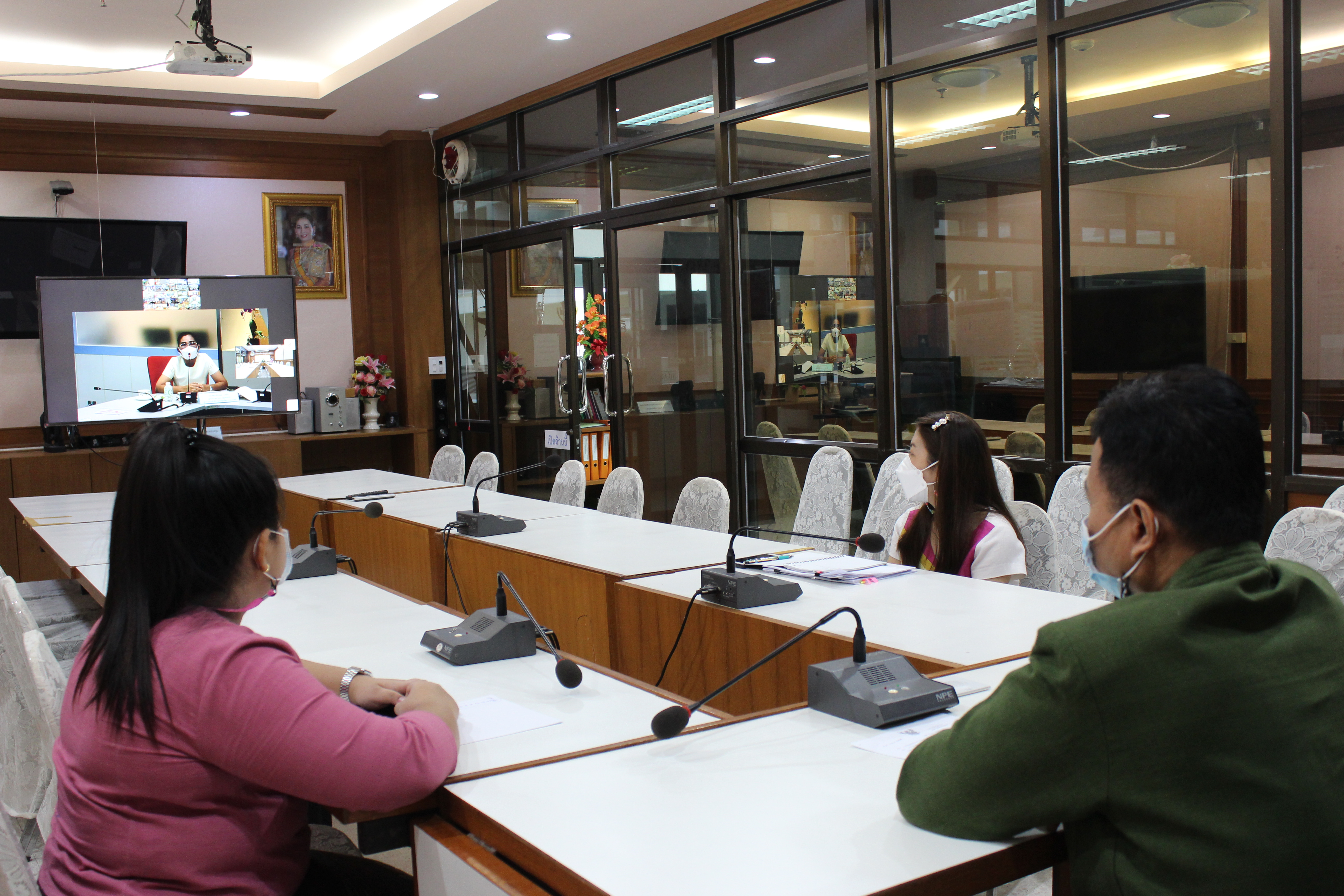 พช.ลำปาง ร่วมประชุมการพัฒนา บุคลากรให้มีประสิทธิภาพในการบริหารงาน กองทุนพัฒนาบทบาทสตรี ผ่านระบบวีดิทัศน์ ทางไกล (Video Conference) รุ่นที่ 3