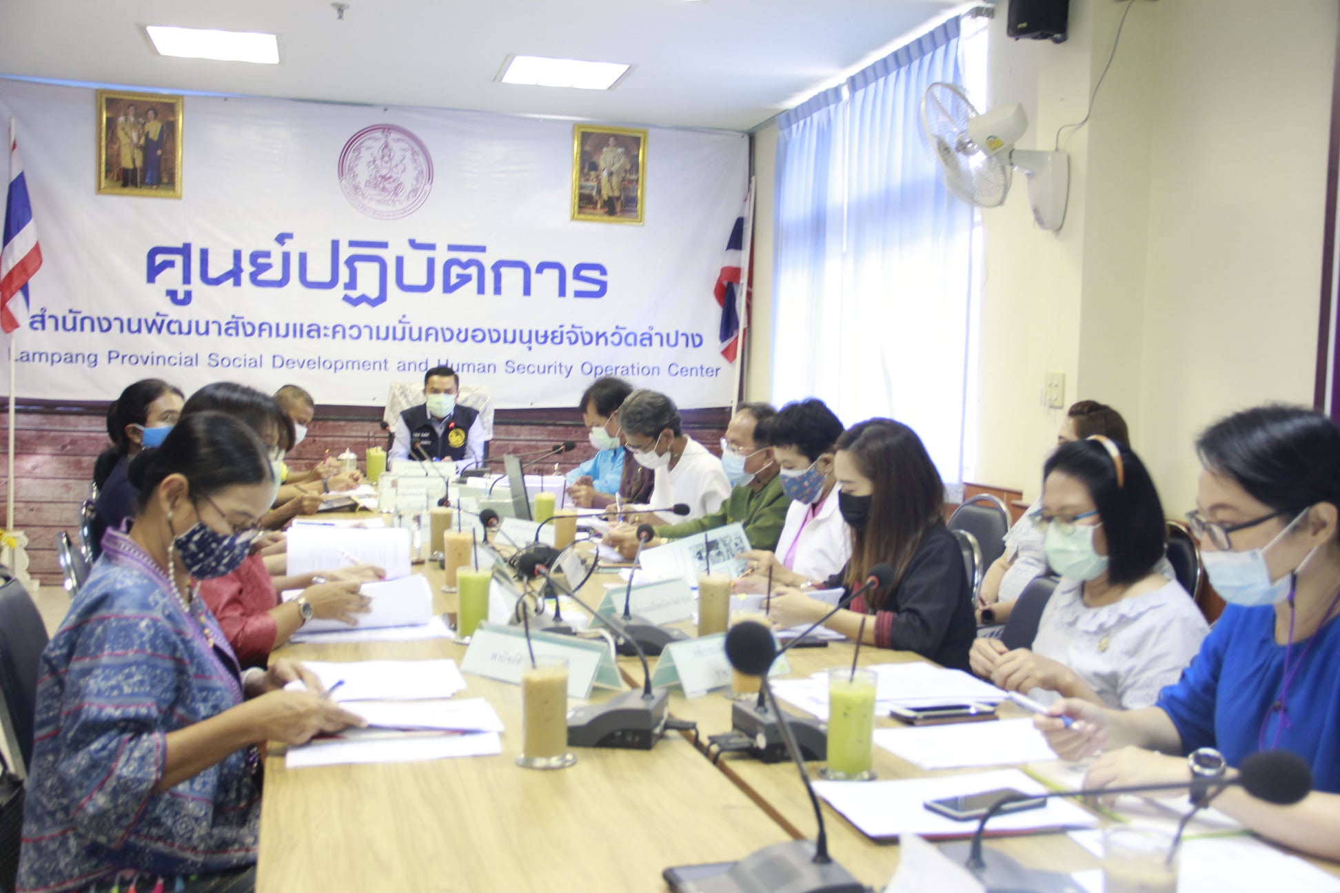 พช.ลำปาง ร่วมประชุมการขับเคลื่อนโครงการบูรณาการเพื่อพัฒนาคุณภาพชีวิต กลุ่มเปราะบางรายครัวเรือน