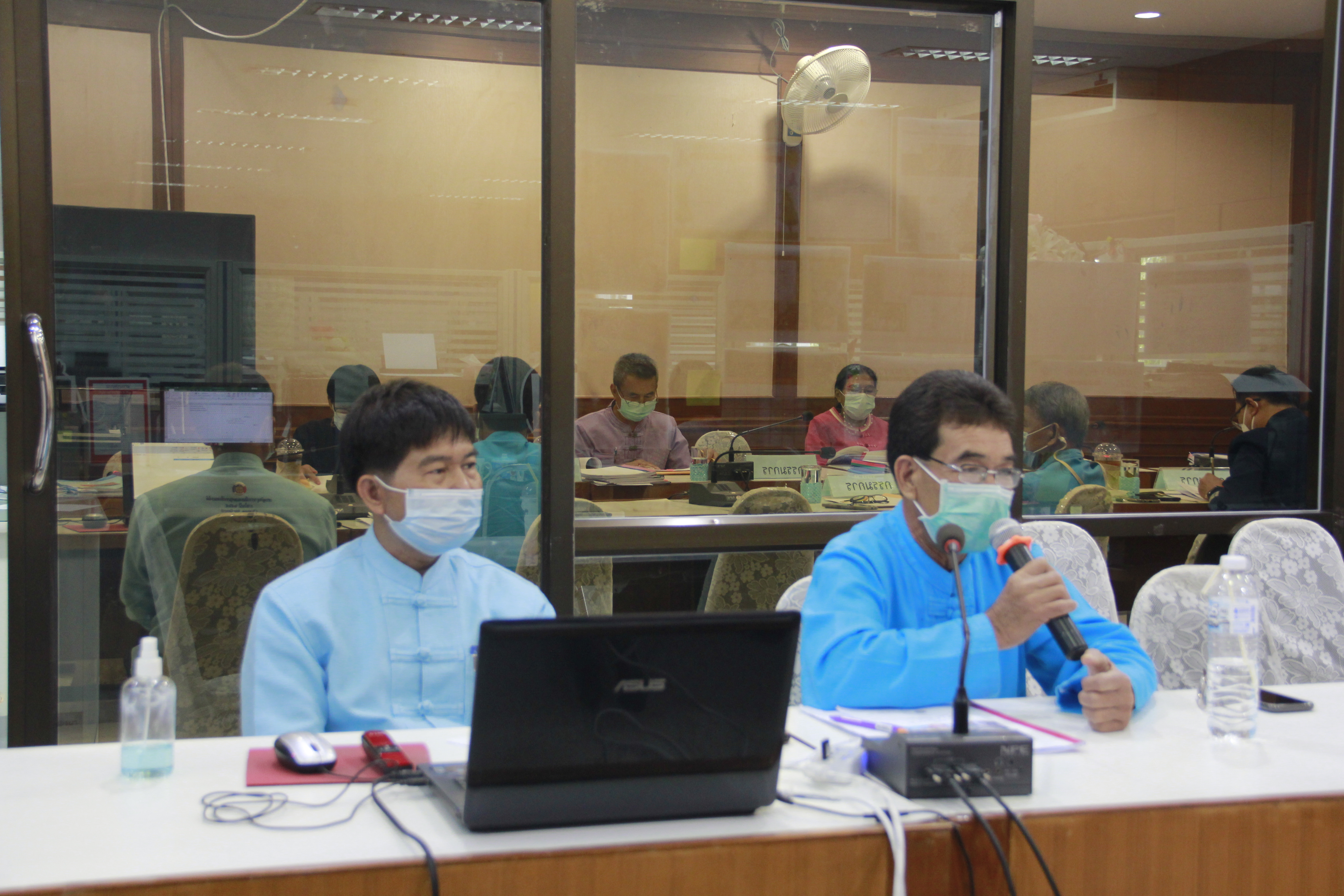 ?พช. ลำปาง ประชุมพิจารณากลั่นกรองกองทุนแม่ของแผ่นดินดีเด่นระดับจังหวัด
