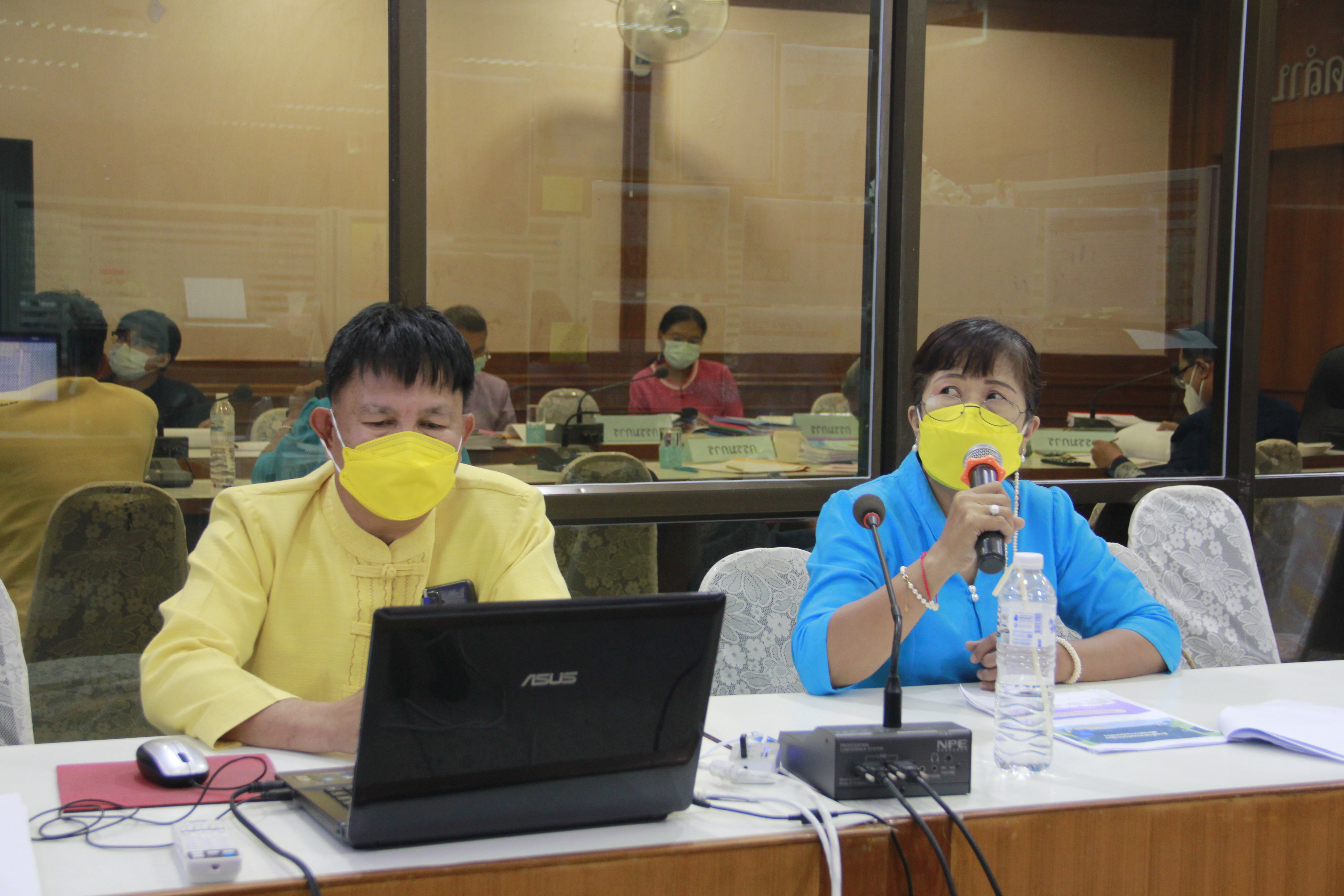 ?พช. ลำปาง ประชุมพิจารณากลั่นกรองกองทุนแม่ของแผ่นดินดีเด่นระดับจังหวัด