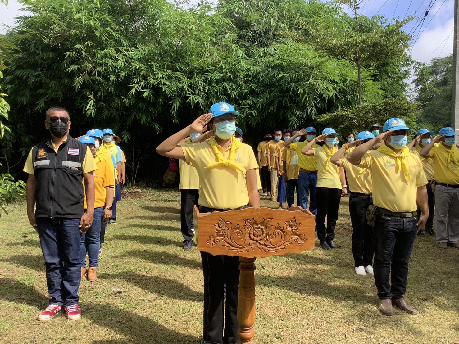 พช.ลำปาง ร่วมจัดกิจกรรม “จิตอาสาพัฒนาชุมชนเอามื้อสามัคคี” เพื่อเฉลิมพระเกียรติเนื่องในโอกาสมหามงคลเฉลิม  พระชนมพรรษาพระบาทสมเด็จพระปรเมนทรรามาธิบดีศรีสินทรมหาวชิราลงกรณ พระวชิรเกล้าเจ้าอยู่หัว