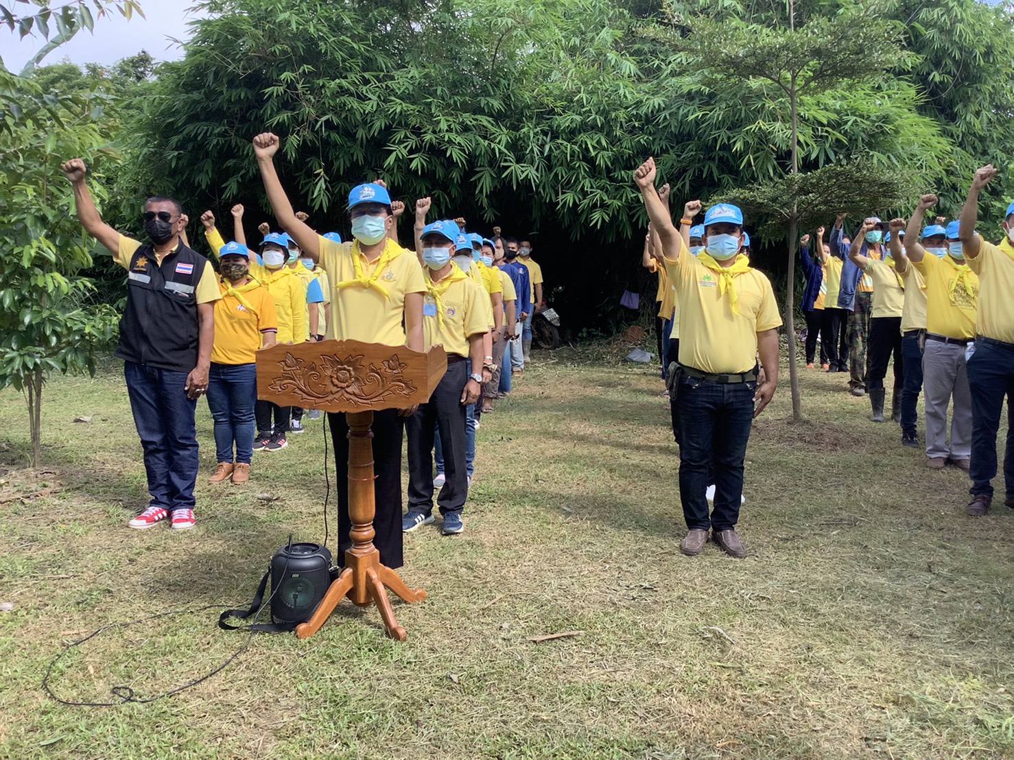 พช.ลำปาง ร่วมจัดกิจกรรม “จิตอาสาพัฒนาชุมชนเอามื้อสามัคคี” เพื่อเฉลิมพระเกียรติเนื่องในโอกาสมหามงคลเฉลิม  พระชนมพรรษาพระบาทสมเด็จพระปรเมนทรรามาธิบดีศรีสินทรมหาวชิราลงกรณ พระวชิรเกล้าเจ้าอยู่หัว