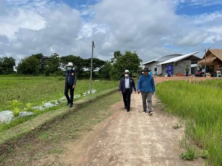 รองพ่อเมืองลำปาง นำทีมลงพื้นที่เร่งรัดติดตามความก้าวหน้า โครงการพัฒนาพื้นที่ต้นแบบการพัฒนาคุณภาพชีวิตตามหลักทฤษฎีใหม่ประยุกต์สู่ “โคก หนอง นา โมเดล”