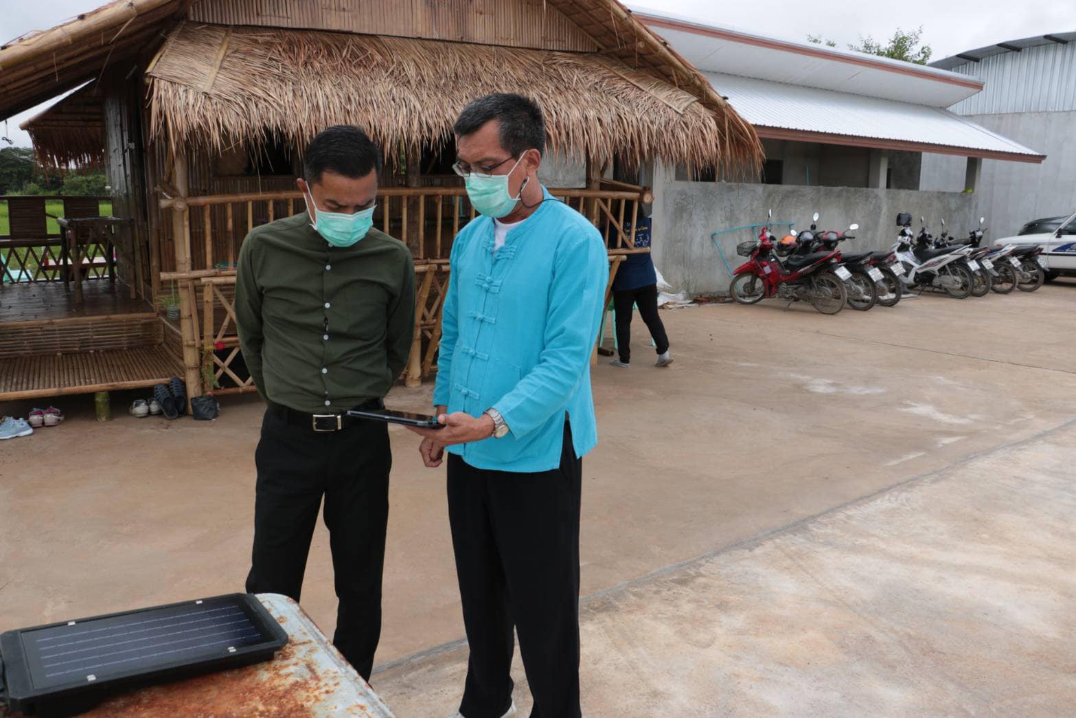 รองพ่อเมืองลำปาง นำทีมลงพื้นที่เร่งรัดติดตามความก้าวหน้า โครงการพัฒนาพื้นที่ต้นแบบการพัฒนาคุณภาพชีวิตตามหลักทฤษฎีใหม่ประยุกต์สู่ “โคก หนอง นา โมเดล”