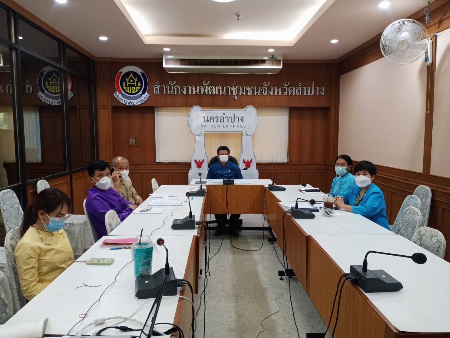 พช.ลำปางร่วมการประชุมโครงการเสริมสร้างและพัฒนาผู้นำการเปลี่ยนแปลง ระยะ ที่ ๒  ขยายผล บ้านพี่เมืองน้อง ผนึกกำลังสร้างความมั่นคงทางอาหาร “ตู้ยาข้างบ้าน ตู้อาหารข้างครัว” ผ่านระบบ Zoom Cloud Meeting