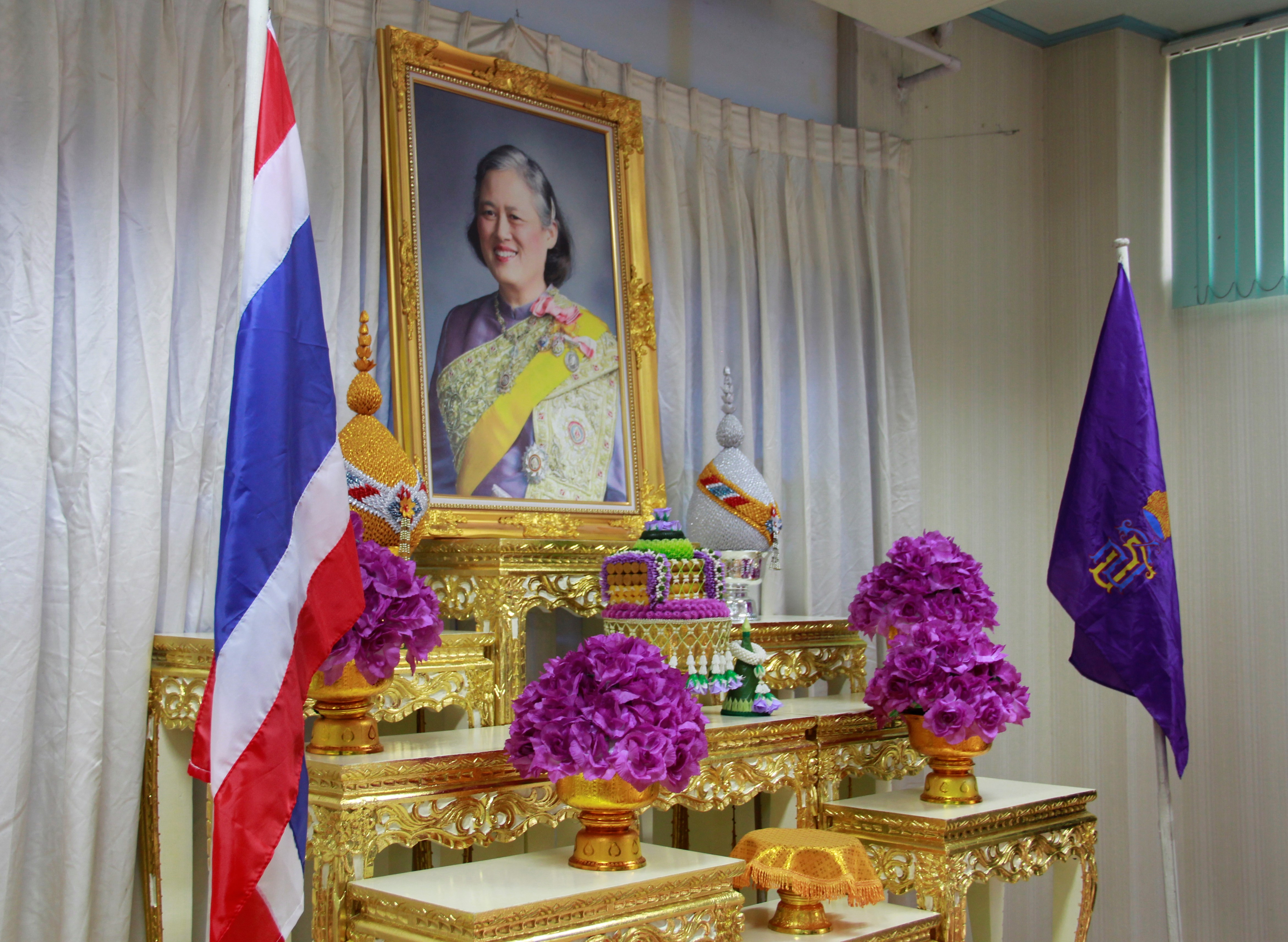 พช.ลำปาง รับเมล็ดพันธุ์พระราชทานสมเด็จพระกนิษฐาธิราชเจ้า กรมสมเด็จพระเทพรัตนราชสุดา ฯ สยามบรมราชกุมารี จาก กอ.รมน. จังหวัดลำปาง