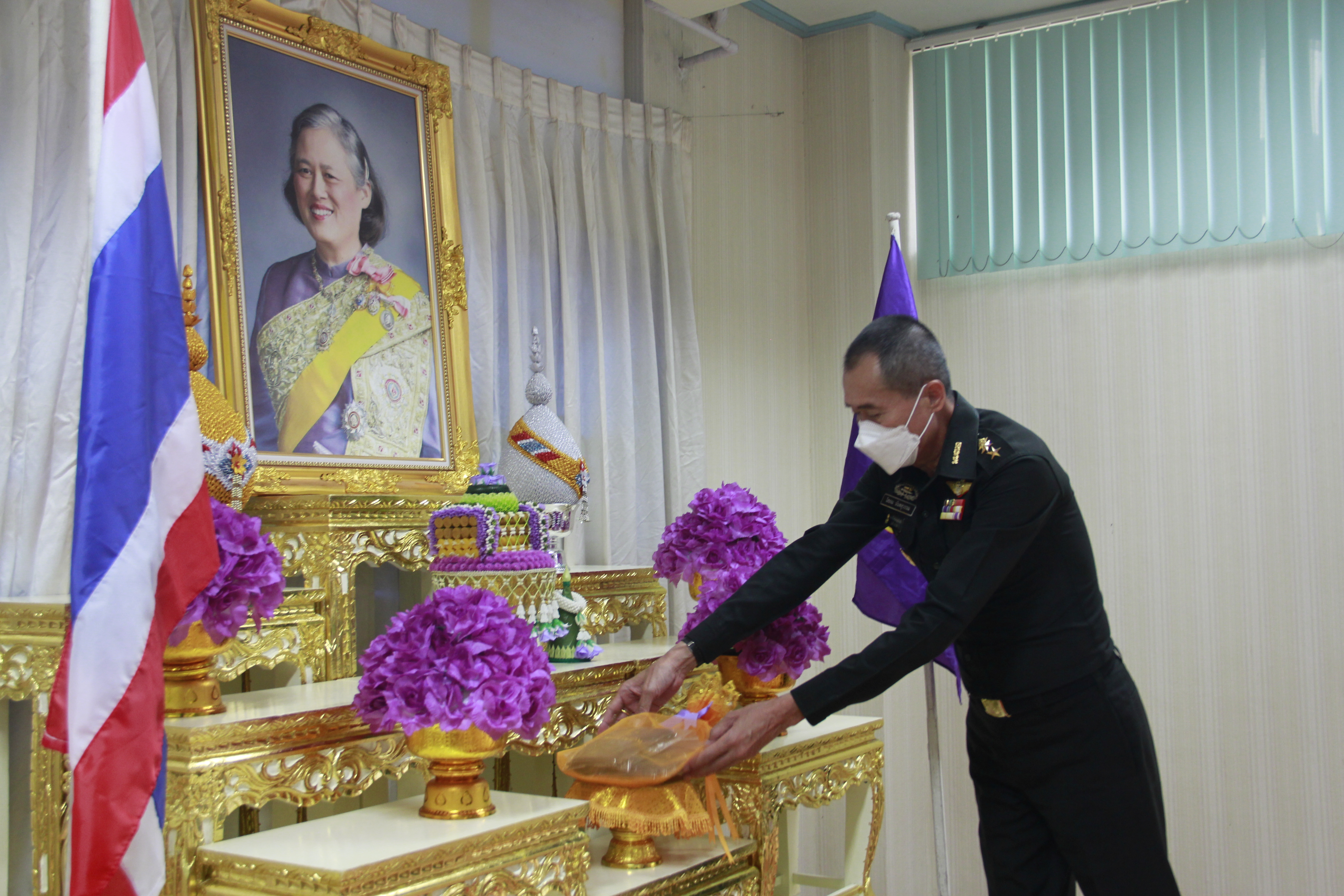 พช.ลำปาง รับเมล็ดพันธุ์พระราชทานสมเด็จพระกนิษฐาธิราชเจ้า กรมสมเด็จพระเทพรัตนราชสุดา ฯ สยามบรมราชกุมารี จาก กอ.รมน. จังหวัดลำปาง