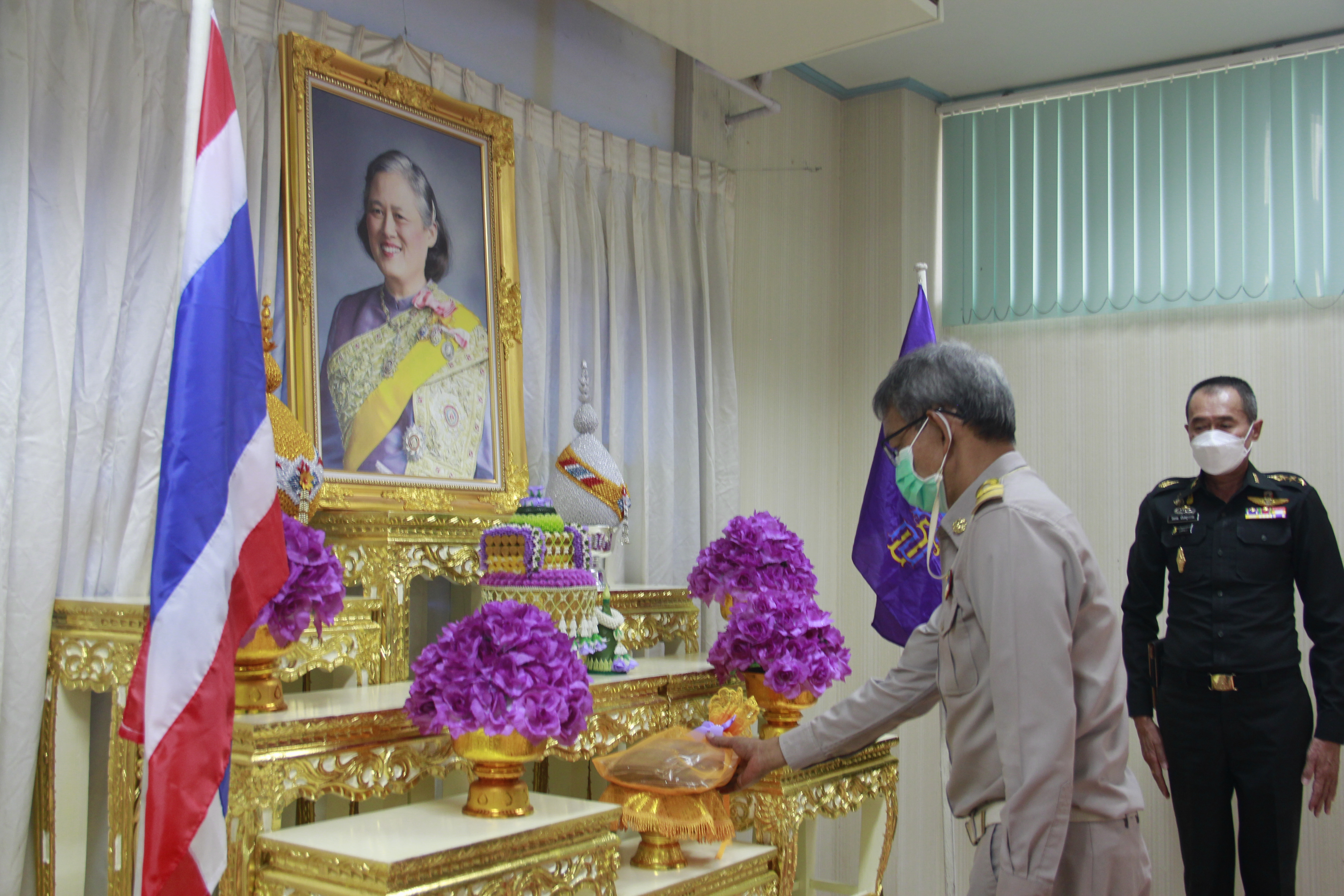 พช.ลำปาง รับเมล็ดพันธุ์พระราชทานสมเด็จพระกนิษฐาธิราชเจ้า กรมสมเด็จพระเทพรัตนราชสุดา ฯ สยามบรมราชกุมารี จาก กอ.รมน. จังหวัดลำปาง