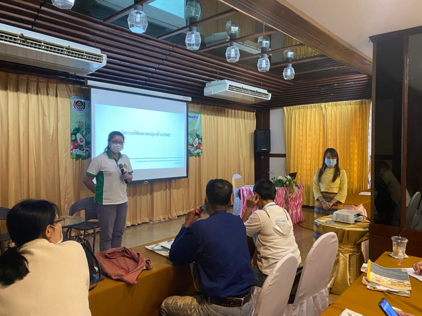 พช.ลำปางดำเนินกิจกรรมประชุมเชิงปฏิบัติการสร้างรายได้จากกิจการอาหารปลอดภัย 4 ร. (โรงพยาบาล โรงเรียน โรงแรม ร้านอาหาร)