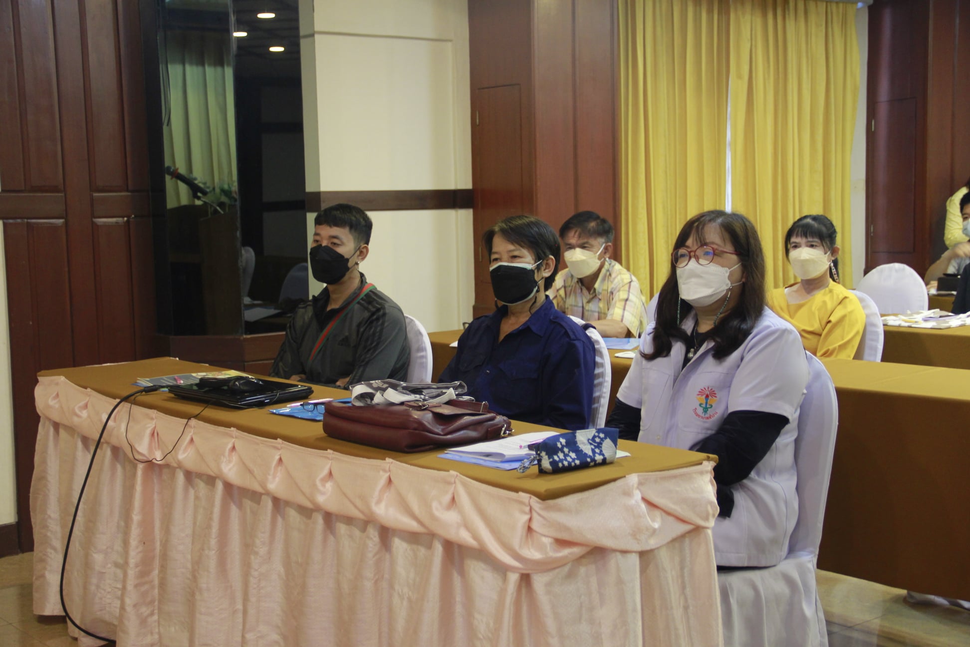 พช.ลำปางดำเนินกิจกรรมประชุมเชิงปฏิบัติการสร้างรายได้จากกิจการอาหารปลอดภัย 4 ร. (โรงพยาบาล โรงเรียน โรงแรม ร้านอาหาร)