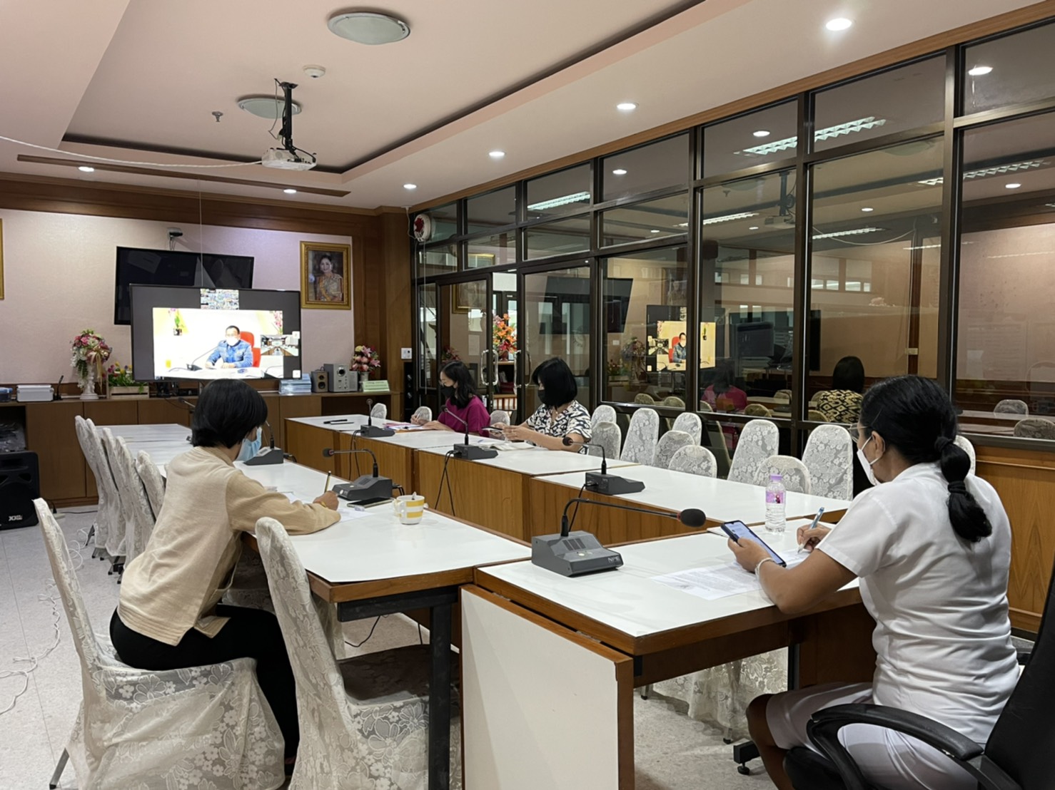 พช.ลำปาง ร่วมรับฟังการประชุมชี้แจงแนวทางการใช้จ่ายงบประมาณค่าจัดเก็บข้อมูลความจำเป็นพื้นฐาน (จปฐ.) และข้อมูลพื้นฐานระดับหมู่บ้าน (กชช.2ค) ปี 2564