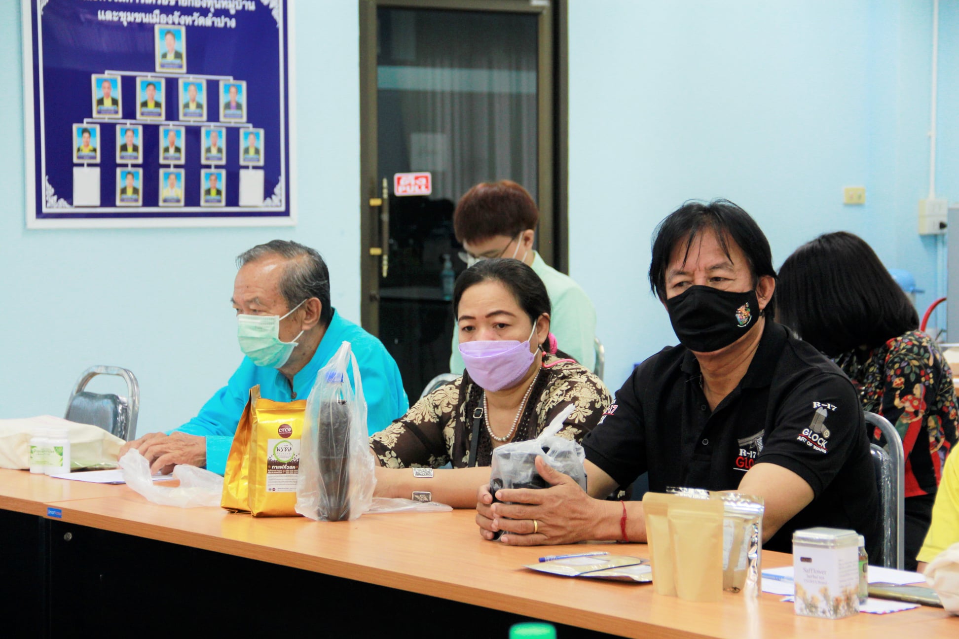 พช.ลำปาง ดำเนินโครงการพัฒนาผลิตภัณฑ์ OTOP ไทยสู้ภัยสถานการณ์การแพร่ระบาดของโรคติดเชื้อไวรัสโคโรนา 2019  (COVID – 19)