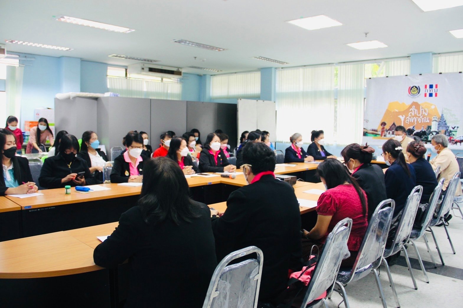 พช.ลำปาง  ประชุมผู้นำสตรีเพื่อคัดเลือกคณะกรรมการพัฒนาสตรีจังหวัดลำปาง(กพสจ.)