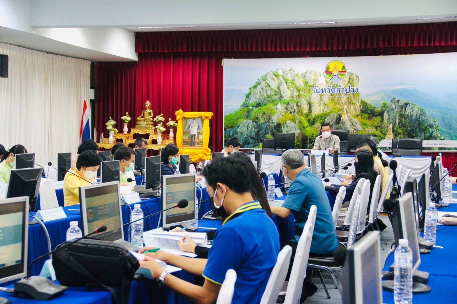 พช.ลำปาง  จัดประชุมนำเสนอผลการจัดเก็บและรับรองคุณภาพข้อมูลความจำเป็นพื้นฐาน( จปฐ.) และข้อมูลพื้นฐานระดับหมู่บ้าน (กชช. 2ค) ด้วยเครื่องมืออิเล็กทรอนิกส์ จังหวัดลำปาง ประจำปีงบประมาณ พ.ศ. 2564