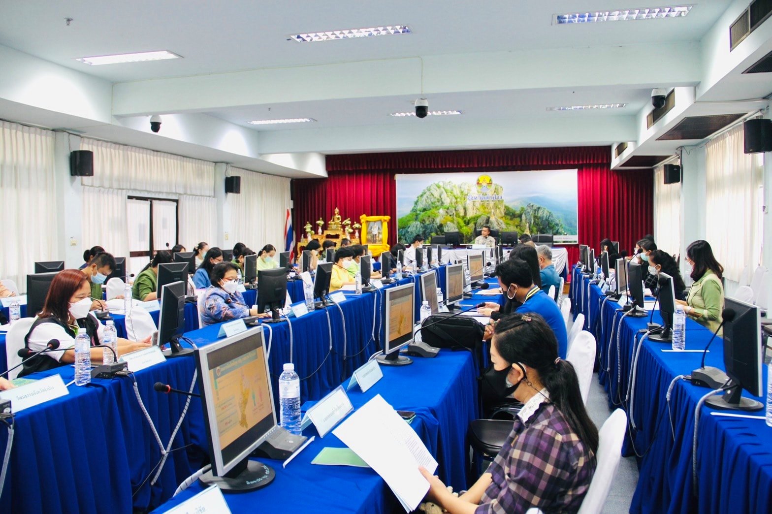 พช.ลำปาง  จัดประชุมนำเสนอผลการจัดเก็บและรับรองคุณภาพข้อมูลความจำเป็นพื้นฐาน( จปฐ.) และข้อมูลพื้นฐานระดับหมู่บ้าน (กชช. 2ค) ด้วยเครื่องมืออิเล็กทรอนิกส์ จังหวัดลำปาง ประจำปีงบประมาณ พ.ศ. 2564