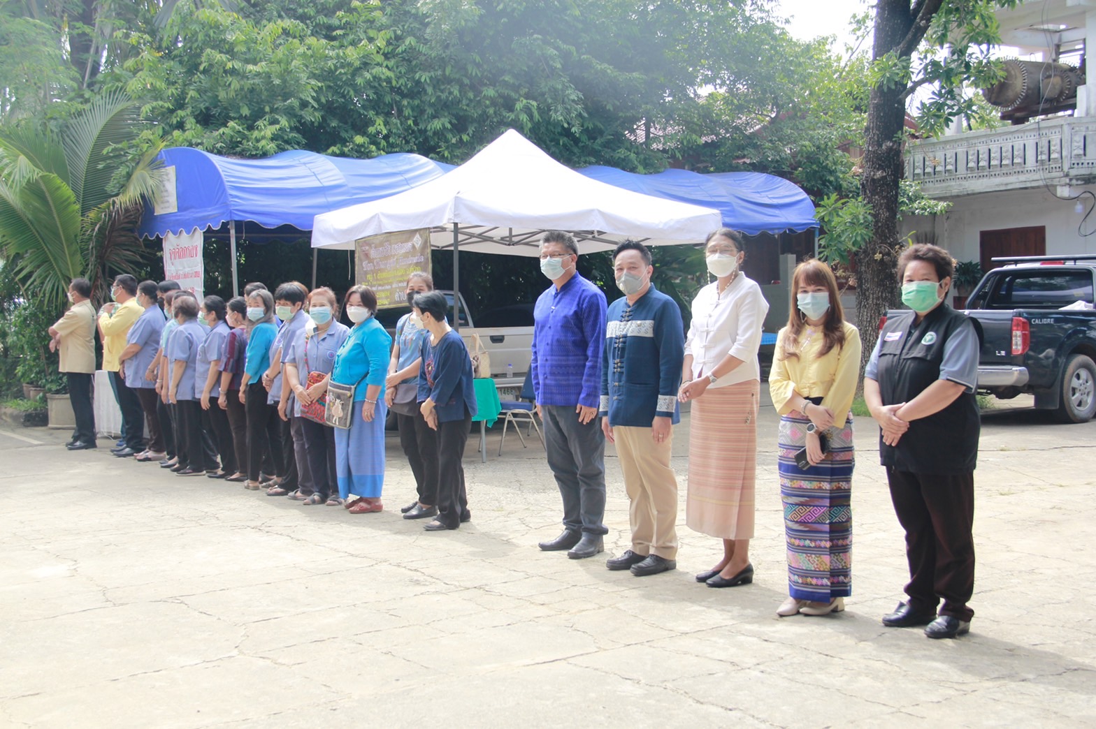 พช.ลำปาง ให้การต้อนรับ ผู้ว่าราชการจังหวัดลำปาง ในขณะเข้าสักการะสิ่งศักดิ์สิทธิ์ ประจำจังหวัดเพื่อเป็นสิริมงคลในการเข้ารับตำแหน่ง