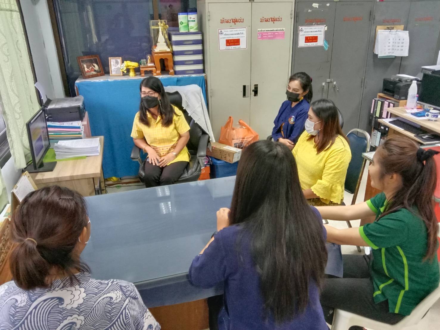 พช.ลำปาง   ร่วมรับฟังการประชุมชี้แจงการขับเคลื่อนการดำเนินงานขจัดความยากจนและพัฒนาคนทุกช่วงวัยอย่างยั่งยืนตามหลักปรัชญาของเศรษฐกิจพอเพียง