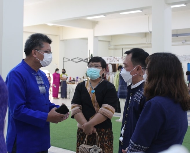 พช.ลำปาง  จัดนิทรรศการ “เสน่ห์ผ้าทอ สานต่อผ้าถิ่น เมดอินลำปาง”
