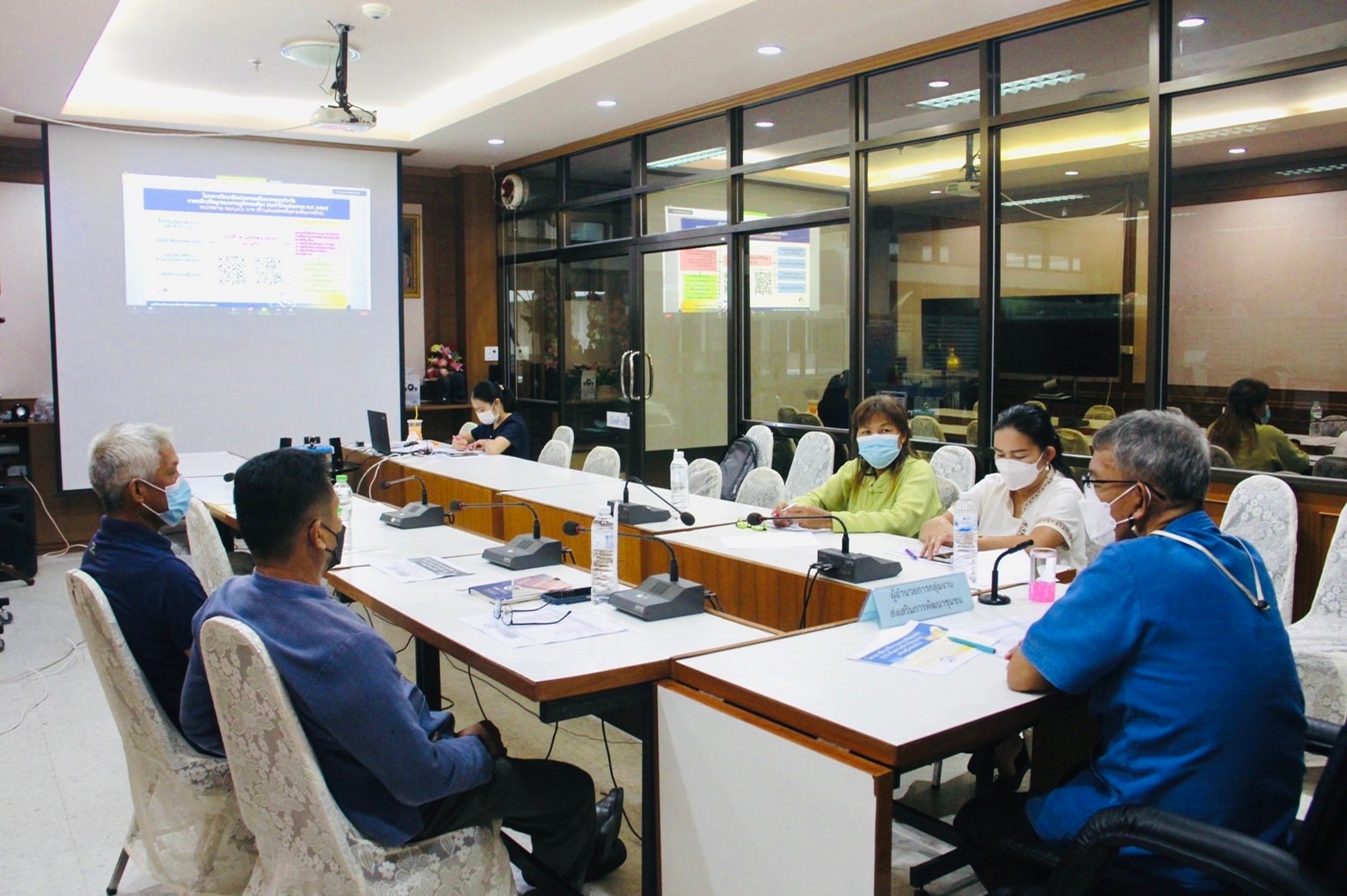 พช.ลำปาง ร่วมประชุมขับเคลื่อนโครงการฝึกอาชีพประชาชนพัฒนาคนทุกช่วงวัย ตามหลักปรัชญาของเศรษฐกิจพอเพียง ผ่านระบบ Zoom Cloud Meeting