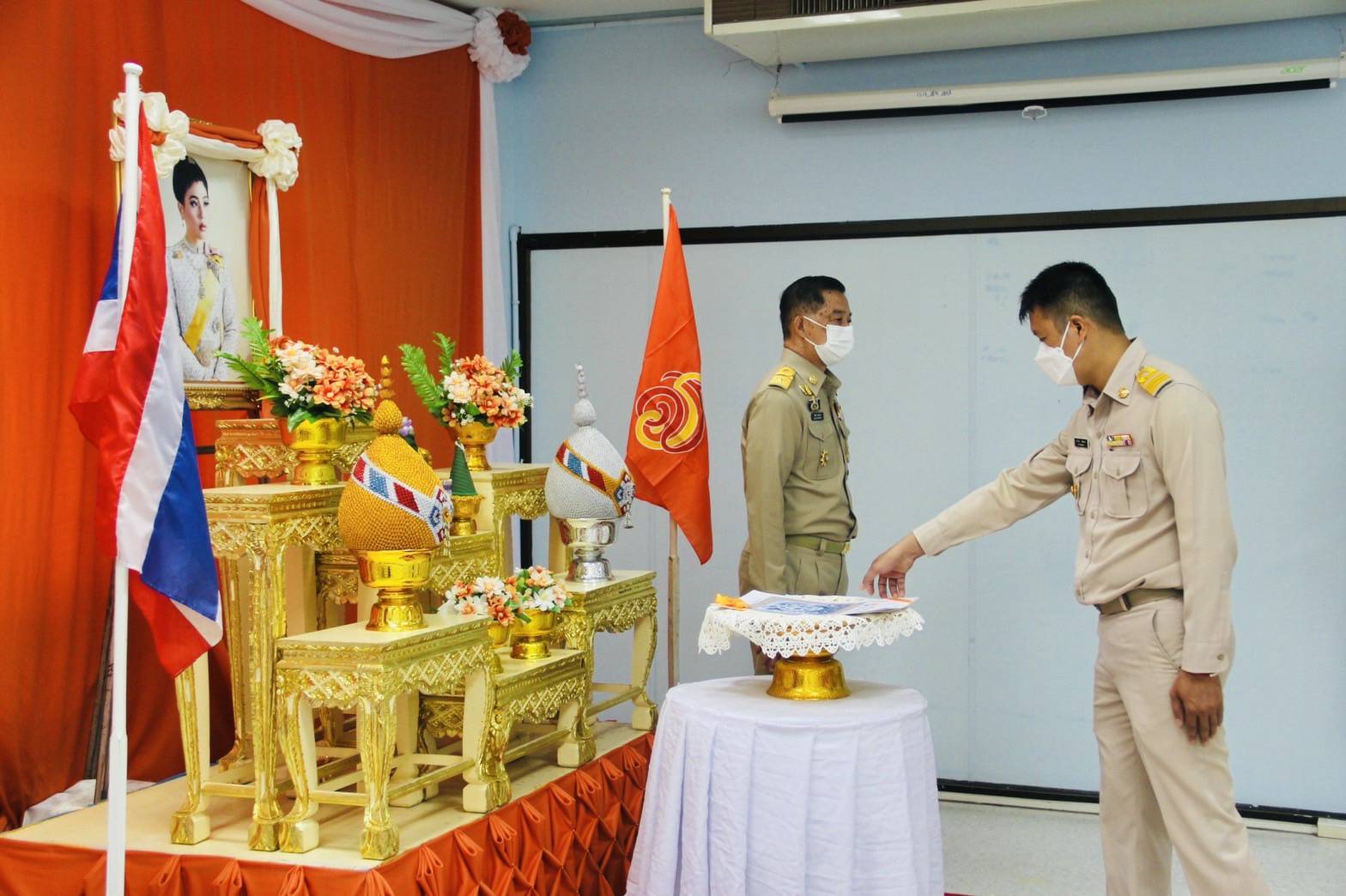 ? พช.ลำปาง จัดพิธีรับมอบแบบลายผ้าบาติกพระราชทาน สมเด็จพระเจ้าลูกเธอ เจ้าฟ้าสิริวัณณวรี นารีรัตนราชกัญญา