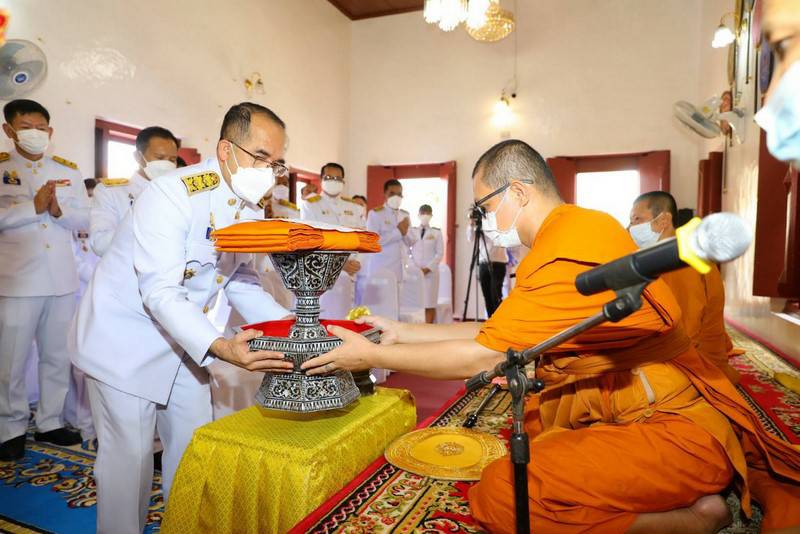พช.ลำปาง ร่วมพิธีถวายผ้าพระกฐินพระราชทานกรมการพัฒนาชุมชน ประจำปีพุทธศักราช 2564