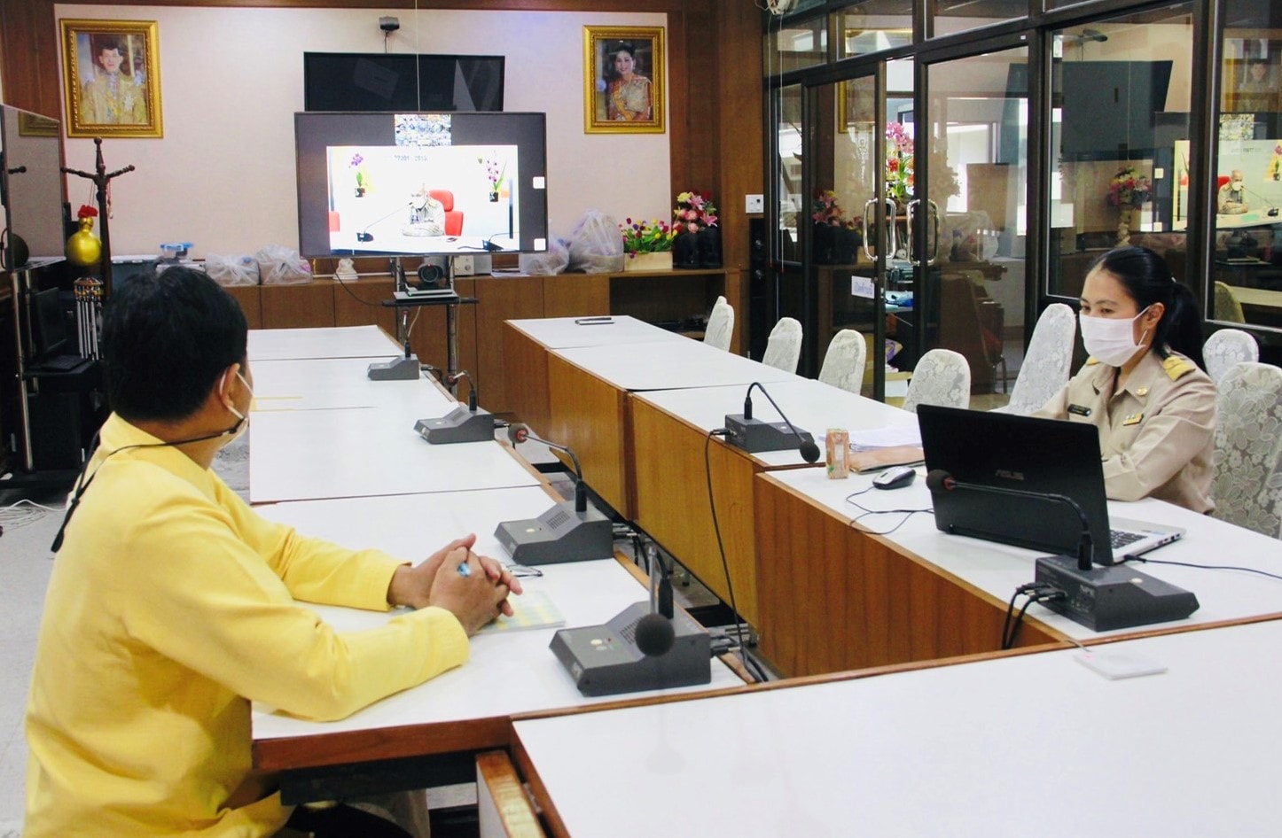 พช.ลำปาง   ร่วมรับฟังการประชุม ขับเคลื่อนกองทุนชุมชนฯ