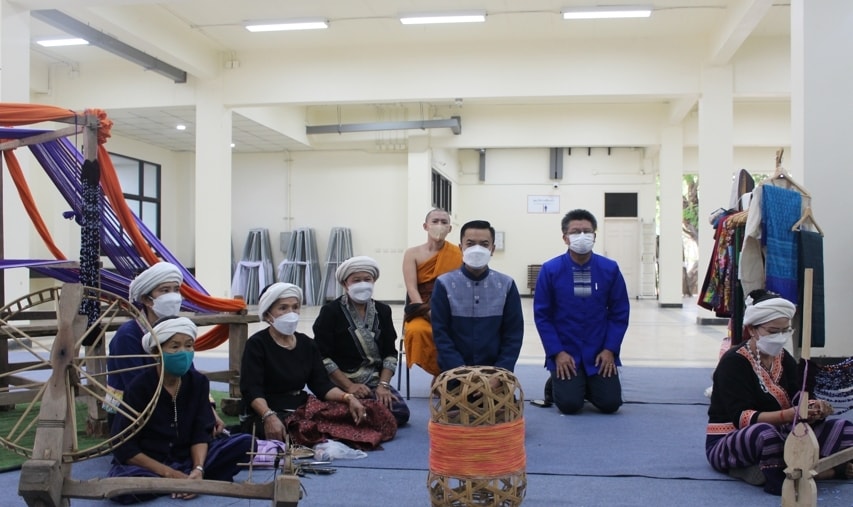 พช.ลำปาง  จัดนิทรรศการ “เสน่ห์ผ้าทอ สานต่อผ้าถิ่น เมดอินลำปาง”