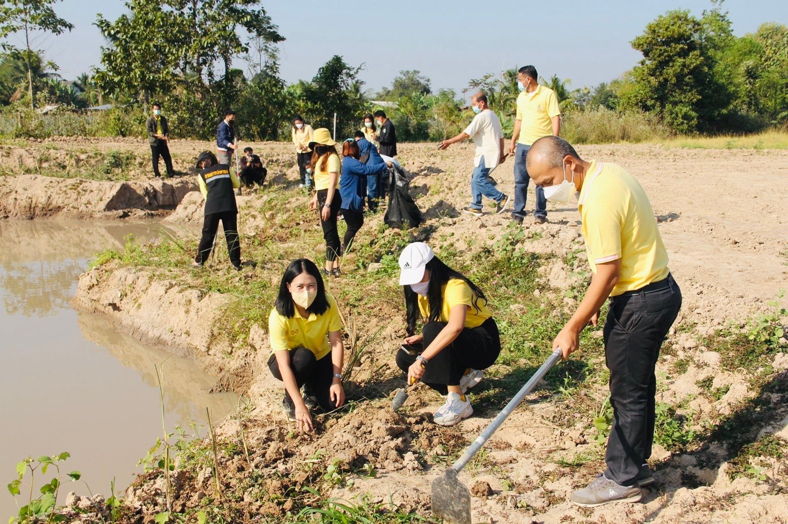 รองพ่อเมืองลำปาง   เปิดกิจกรรม”วันดินโลก ที่ โคก หนอง นา” จังหวัดลำปาง