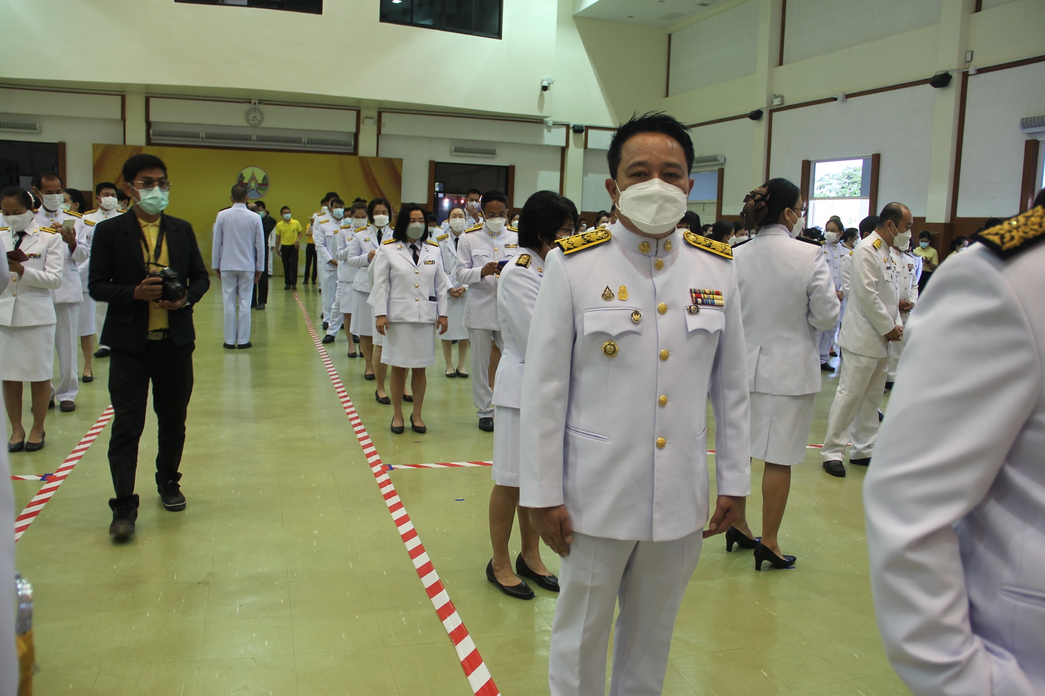 พช.ลำปาง  ร่วมพิธีทำบุญตักบาตรถวายพระราชกุศล พิธีวางพานพุ่มและพิธีถวายบังคม น้อมรำลึกในพระมหากรุณาธิคุณ เนื่องในวันคล้ายวันพระบรมราชสมภพ พระบาทสมเด็จ พระบรมชนกาธิเบศร มหาภูมิพลอดุลยเดชมหาราช บรมนาถบพิตร วันชาติ และวันพ่อแห่งชาติ 5 ธันวาคม 2564
