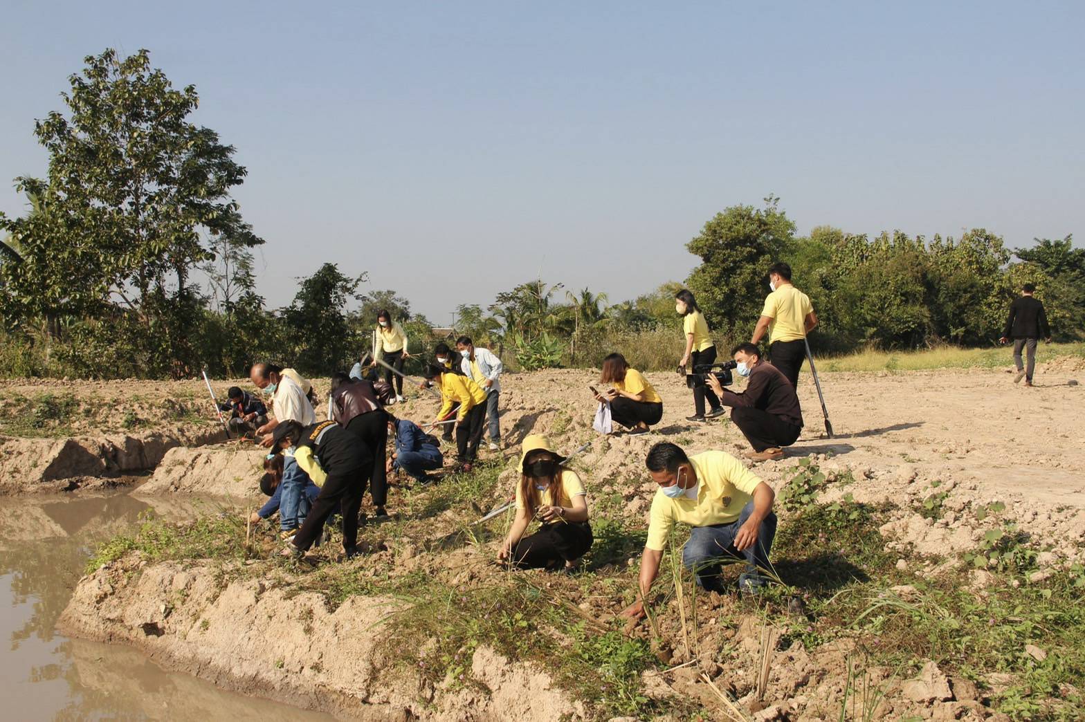 รองพ่อเมืองลำปาง เปิดกิจกรรม”วันดินโลก ที่ โคก หนอง นา” จังหวัดลำปาง