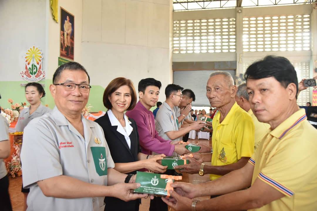 พช.ลำปาง ร่วมกิจกรรมหน่วยแพทย์เคลื่อนที่ พอ.สว. และหน่วยทันตกรรมเคลื่อนที่ เพื่อประชาชนด้อยโอกาส บูรณาการร่วมกับโครงการจังหวัดลำปางเคลื่อนที่ ประจำปีงบประมาณ พ.ศ.2568 พื้นที่ อ.งาว จ.ลำปาง