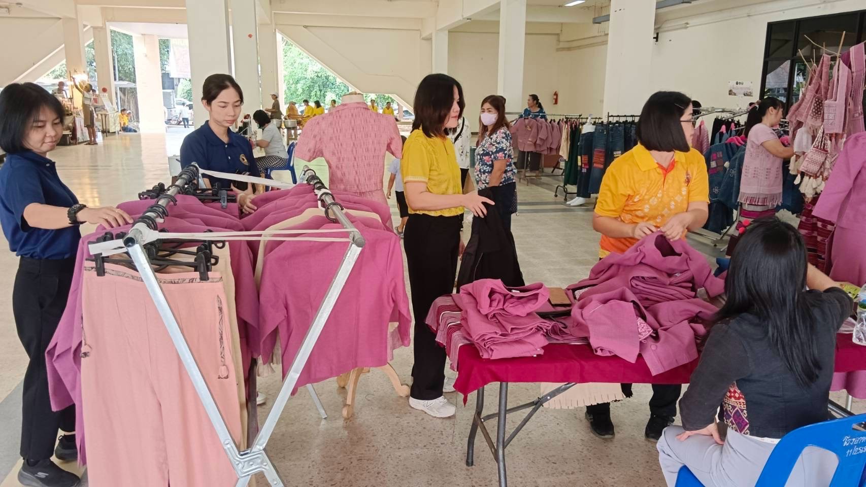 พช.ลำปาง จัดกิจกรรมกาดนัดชุมชนคนลำปาง @ ศาลากลางจังหวัดลำปาง ครั้งที่ 78