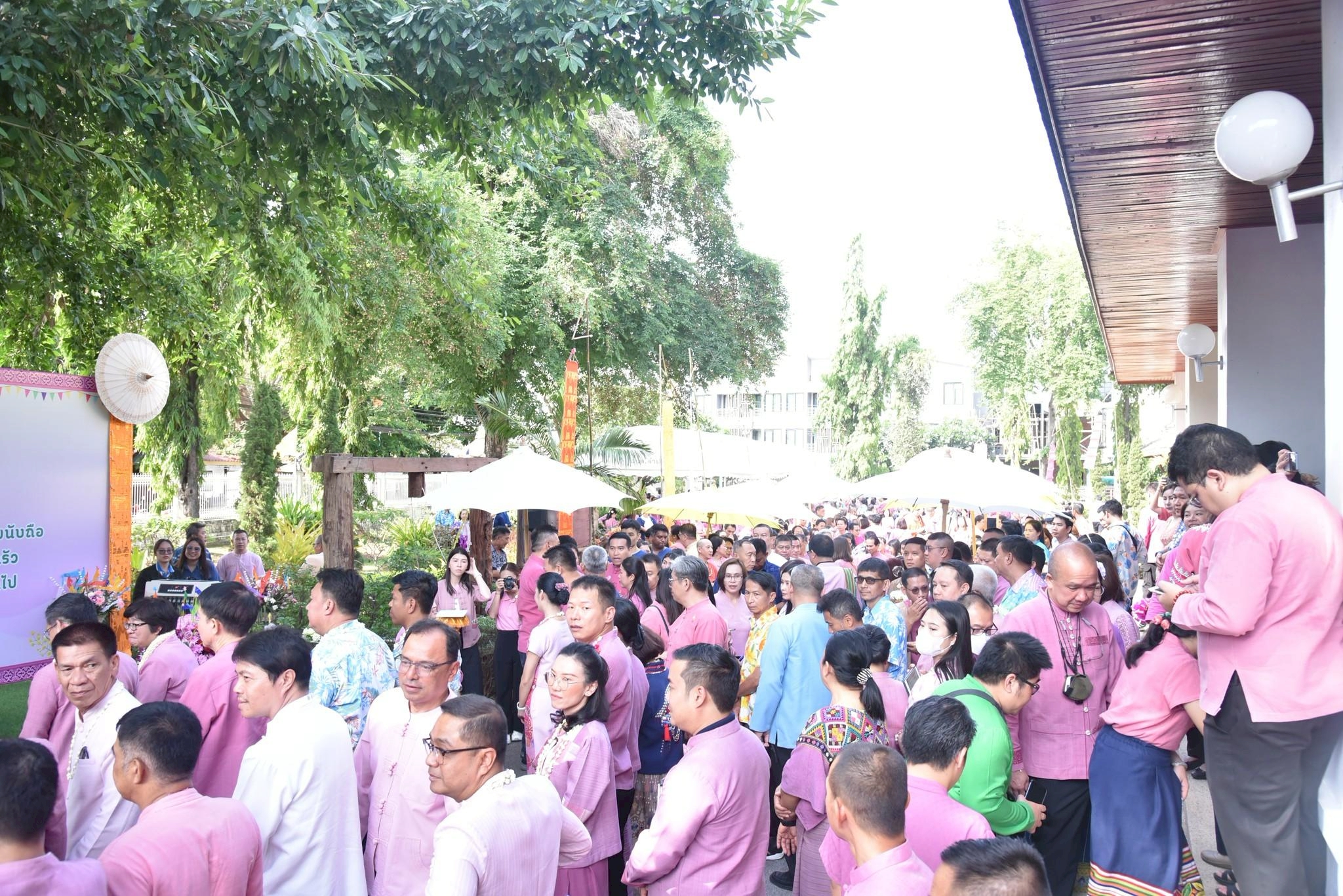 พช.ลำปาง ร่วมพิธีรดน้ำดำหัวขอพรผู้ว่าราชการจังหวัด รองผู้ว่าราชการจังหวัด เนื่องในเทศกาลสงกรานต์