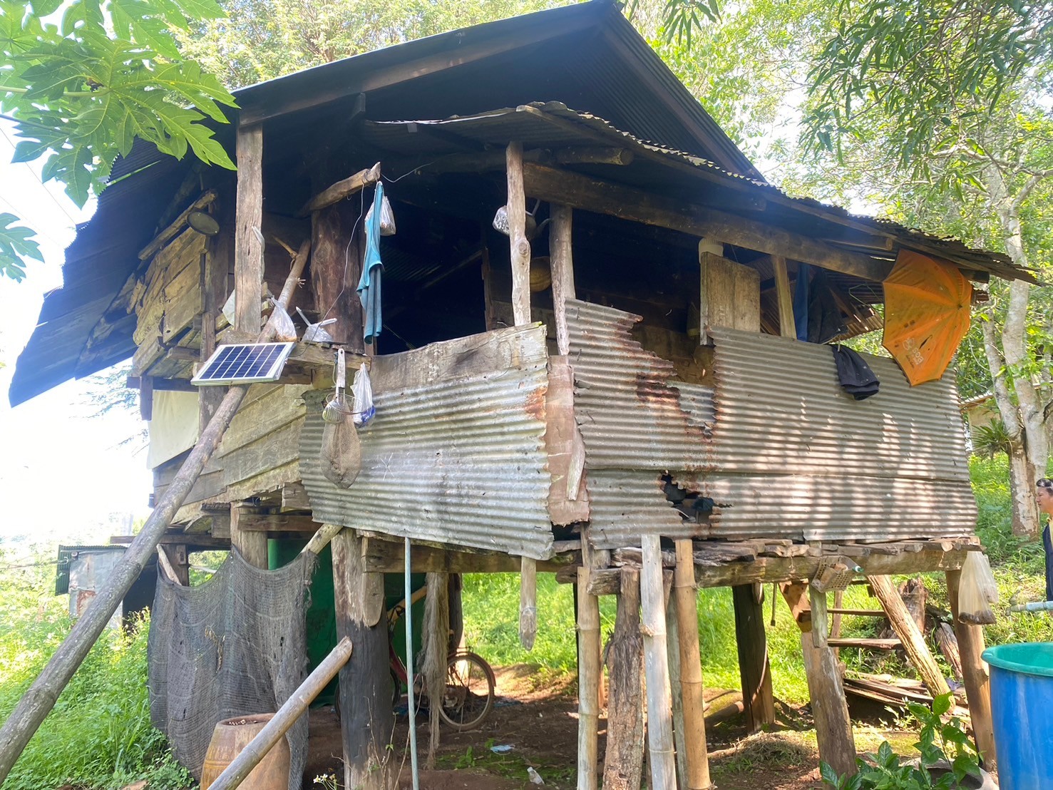 พช.ลำปาง มอบบ้านครัวเรือนยากจน ตามโครงการออมวันละบาท สร้างโอกาสที่ยั่งยืน พื้นที่ตำบลบ้านแลง อำเภอเมืองลำปาง
