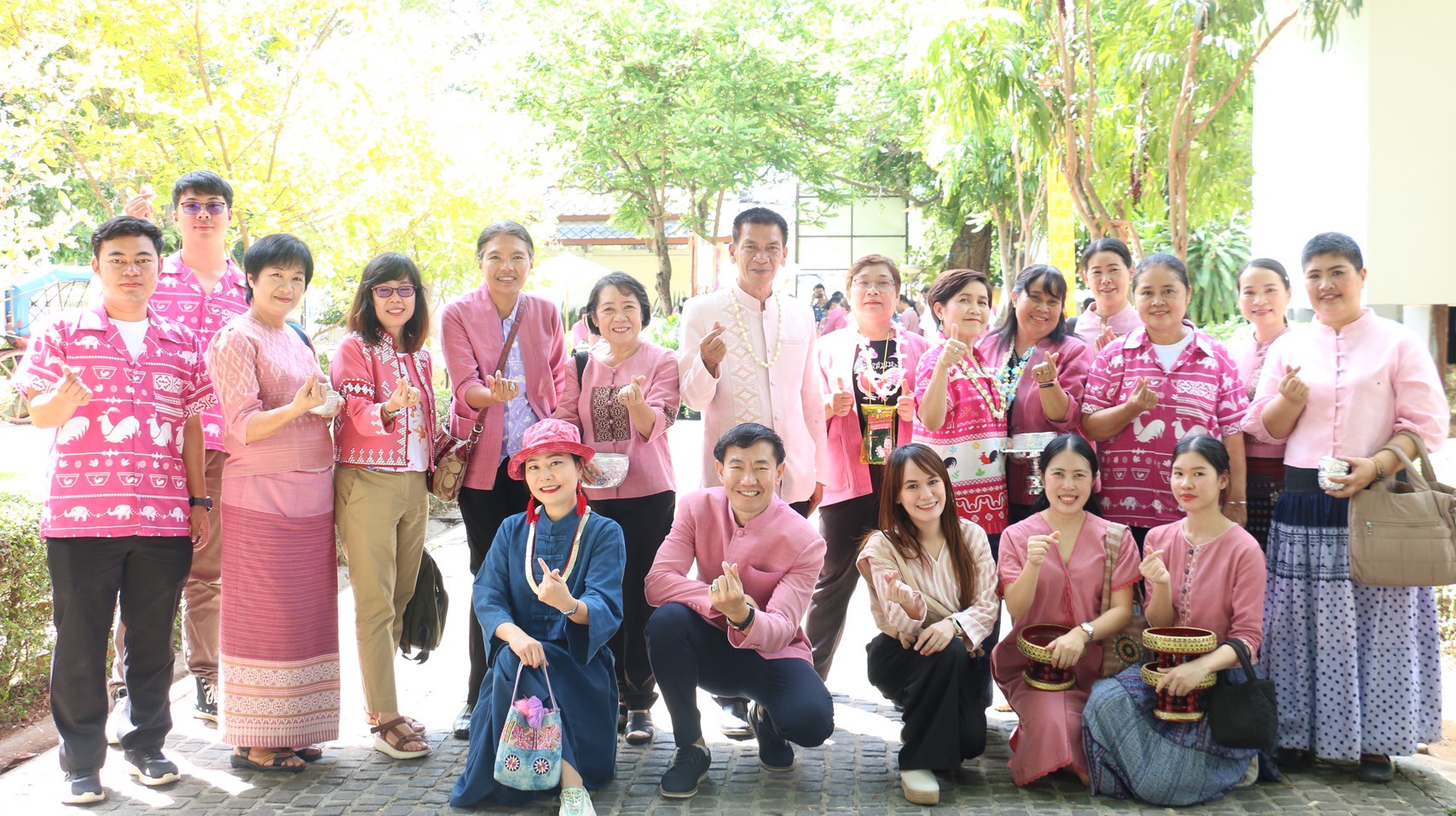 พช.ลำปาง ร่วมพิธีรดน้ำดำหัวขอพรผู้ว่าราชการจังหวัด รองผู้ว่าราชการจังหวัด เนื่องในเทศกาลสงกรานต์