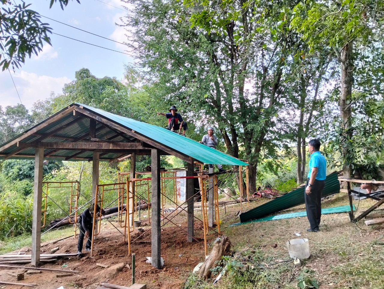 พช.ลำปาง มอบบ้านครัวเรือนยากจน ตามโครงการออมวันละบาท สร้างโอกาสที่ยั่งยืน พื้นที่ตำบลบ้านแลง อำเภอเมืองลำปาง
