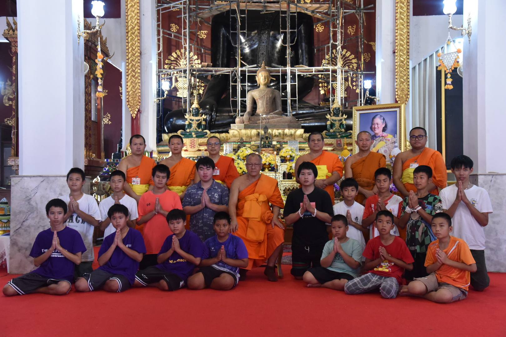 พช.ลำปาง ร่วมพิธีปลงผมนาค ผู้เข้าร่วมบรรพชาสามเณรโครงการเสริมสร้างคุณธรรมจริยธรรม ค่านิยมและความเป็นไทย ประจำปีงบประมาณ พ.ศ. 2568