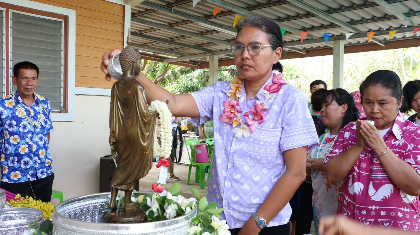 พช.ลำปาง ร่วมใจรดน้ำดำหัว ขอพร พัฒนาการจังหวัดลำปาง และข้าราชการบำนาญ เนื่องในโอกาสเทศกาลสงกรานต์ ประจำปี 2568