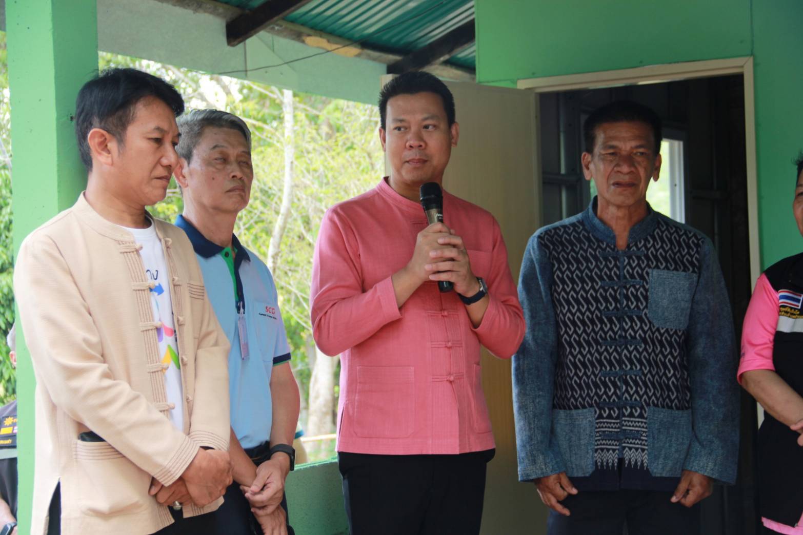 พช.ลำปาง มอบบ้านครัวเรือนยากจน ตามโครงการออมวันละบาท สร้างโอกาสที่ยั่งยืน พื้นที่ตำบลบ้านแลง อำเภอเมืองลำปาง