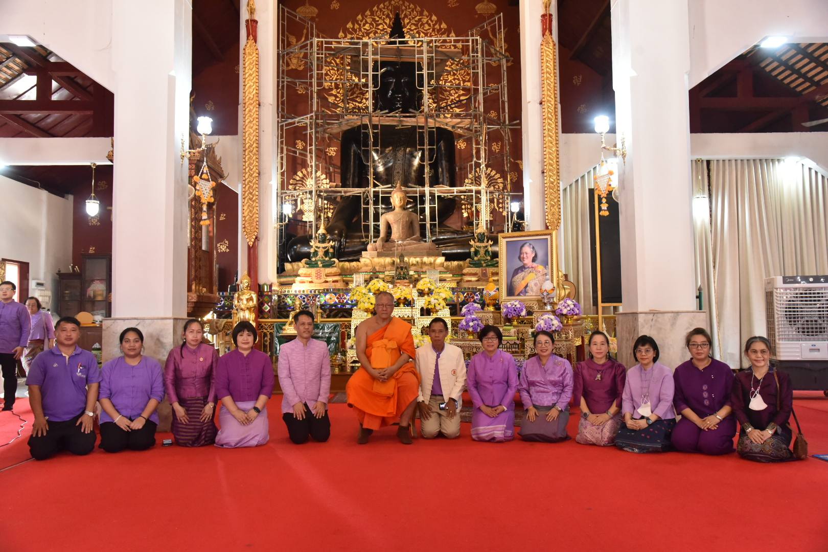 พช.ลำปาง ร่วมพิธีปลงผมนาค ผู้เข้าร่วมบรรพชาสามเณรโครงการเสริมสร้างคุณธรรมจริยธรรม ค่านิยมและความเป็นไทย ประจำปีงบประมาณ พ.ศ. 2568