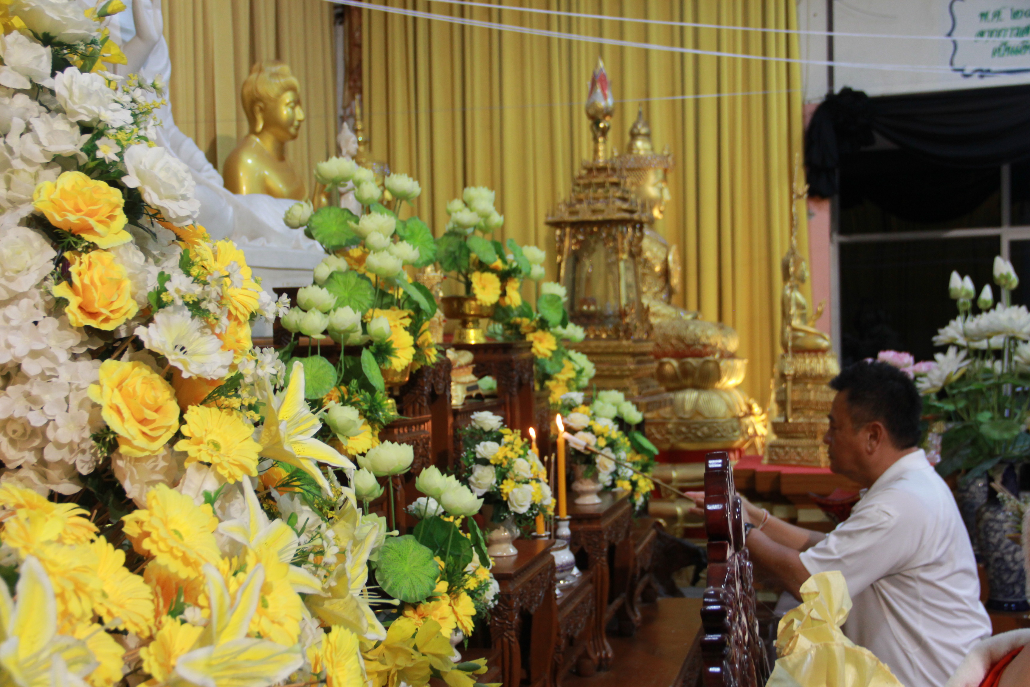 พช.ลำปาง ร่วมพิธีแสดงตนเป็นพุทธมามกะ และพิธีเวียนเทียน เนื่องใน “วันวิสาขบูชา” ประจำปี 2568