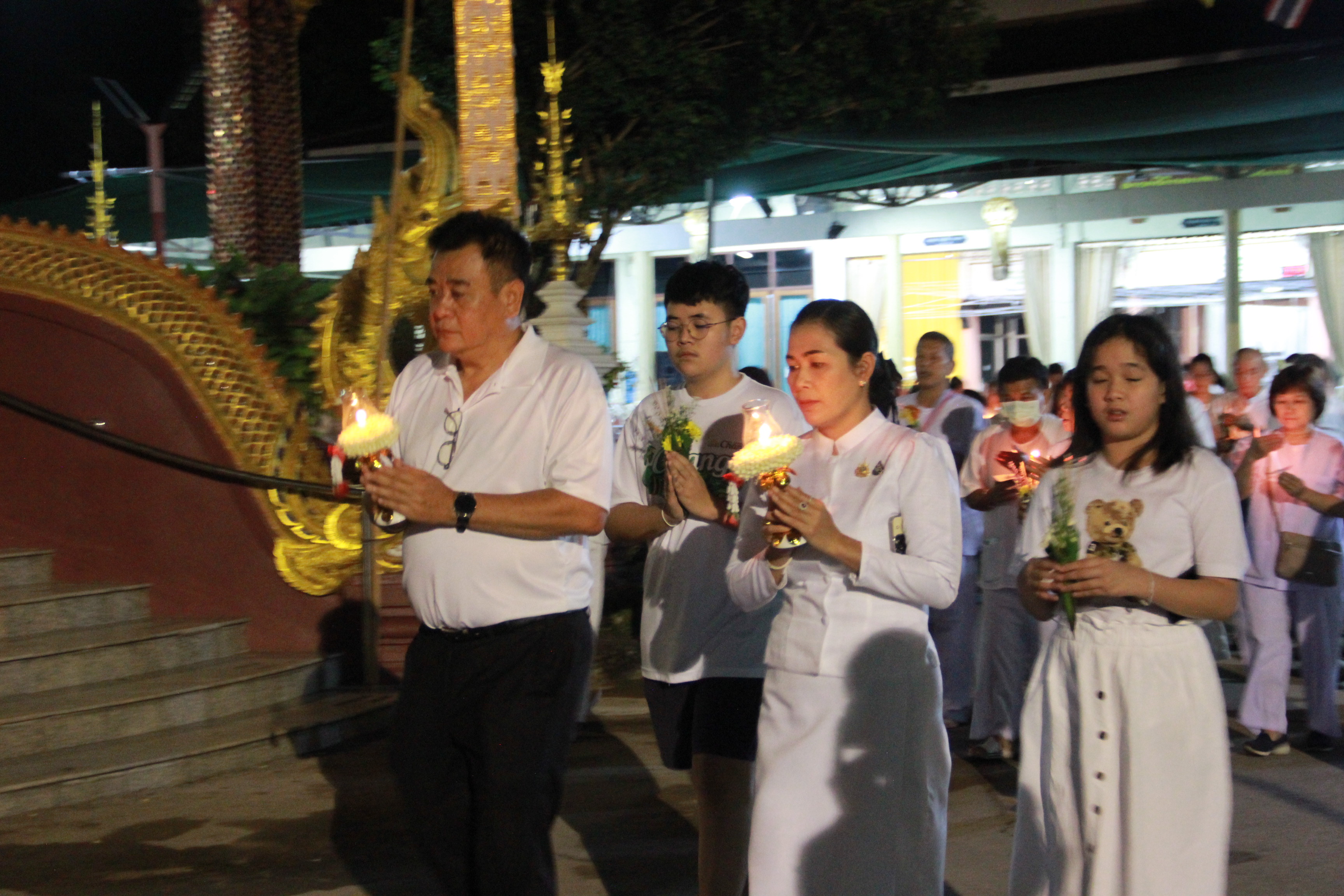พช.ลำปาง ร่วมพิธีแสดงตนเป็นพุทธมามกะ และพิธีเวียนเทียน เนื่องใน “วันวิสาขบูชา” ประจำปี 2568