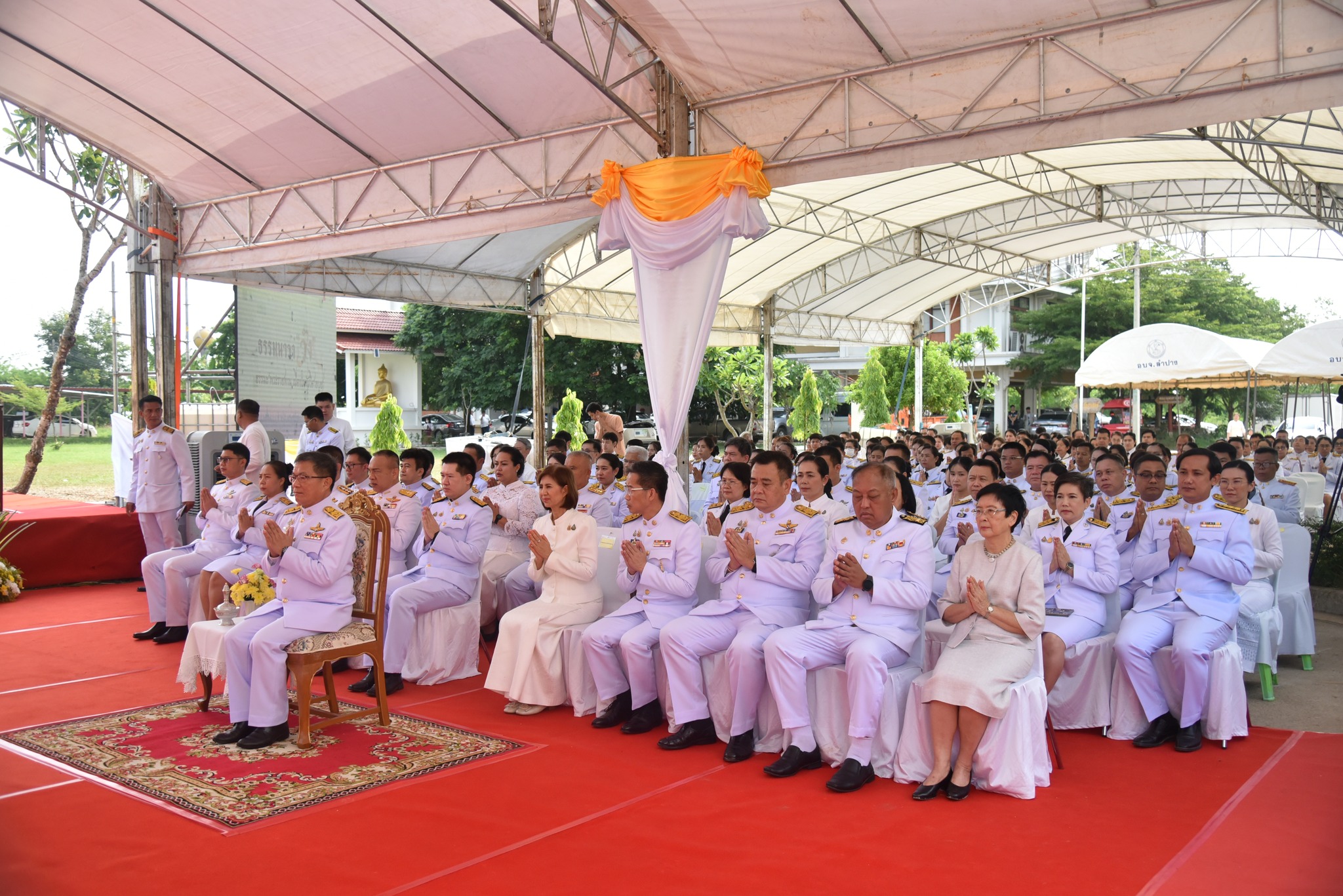 พช.ลำปาง ร่วมพิธีปลูก “พระศรีมหาโพธิทศมราชบพิตร” เฉลิมพระเกียรติพระบาทสมเด็จพระเจ้าอยู่หัว เนื่องในโอกาสพระราชพิธีสมมงคลพระชนมายุเท่าพระบาทสมเด็จพระพุทธยอดฟ้าจุฬาโลกมหาราช